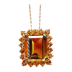 14 Karat Gelbgold, 7 Karat Goldtopas Halo-Anhänger 8,20 CTW