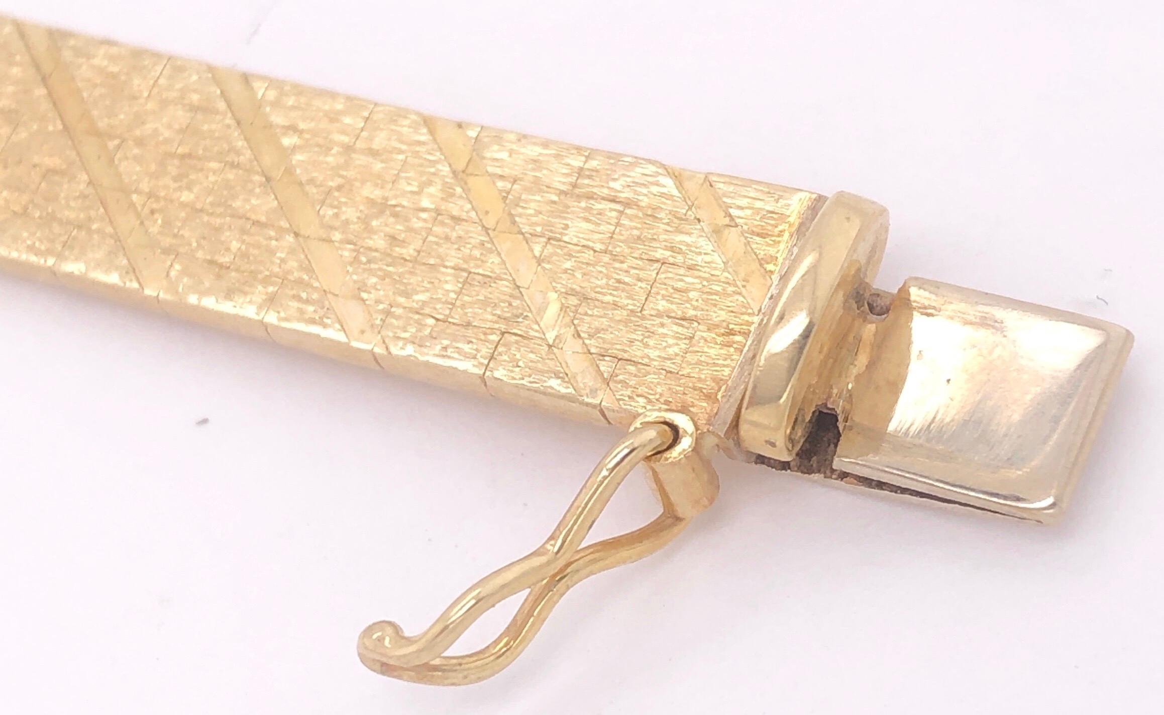 gold flat link bracelet