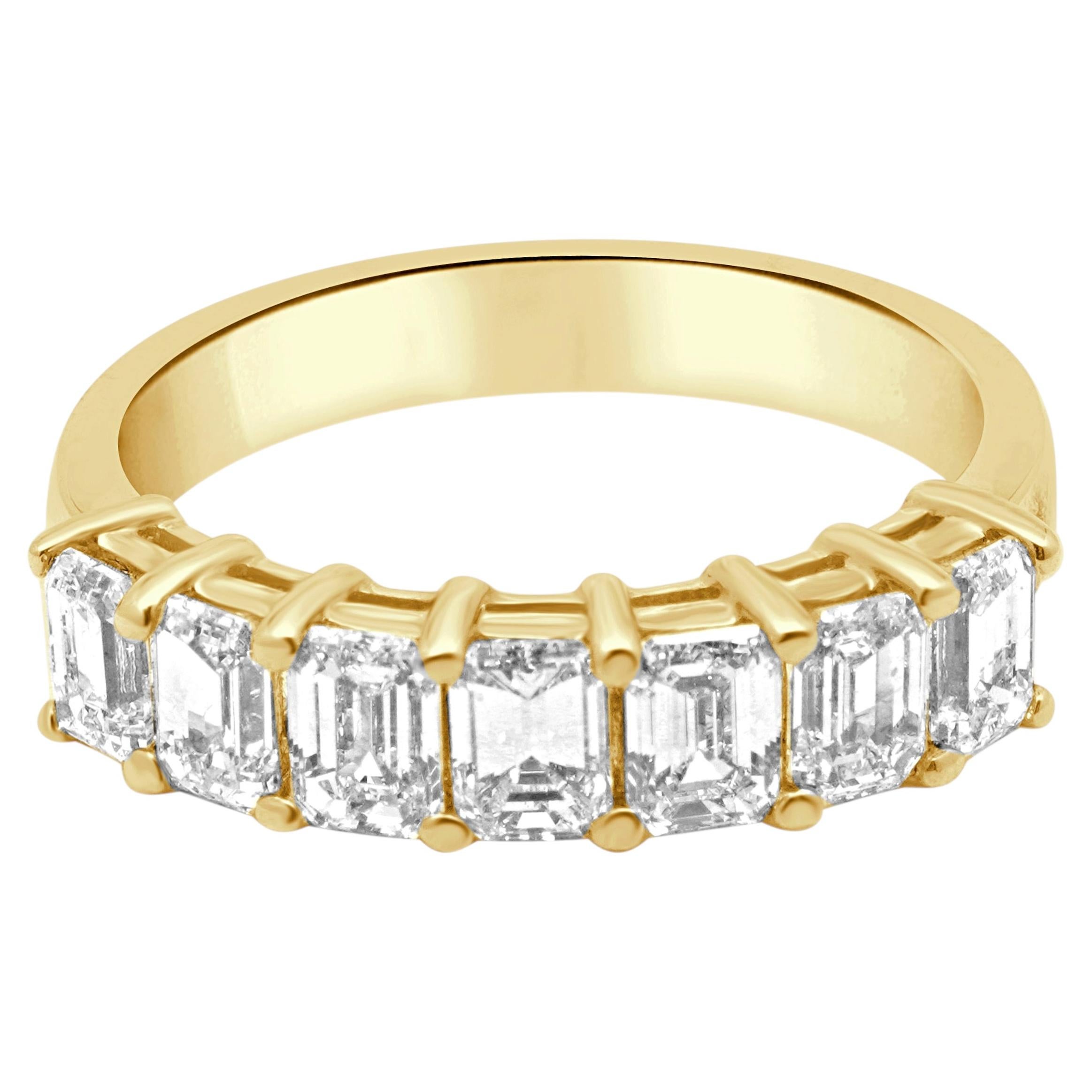 14 Karat Yellow Gold 7-Stone Emerald Cut Diamond Band For Sale