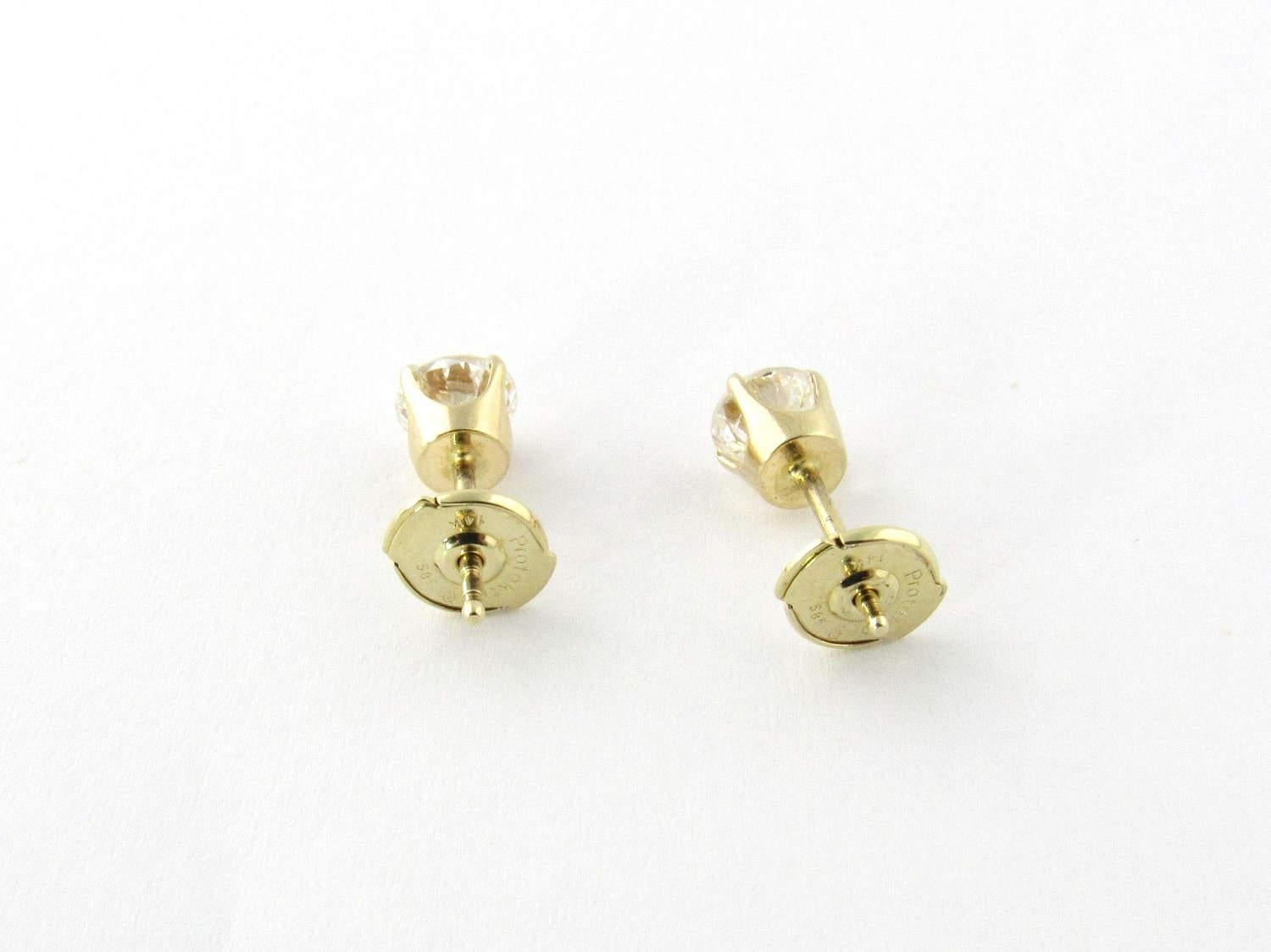 14 Karat Yellow Gold .95 Carat Diamond Stud Earrings In Excellent Condition In Washington Depot, CT