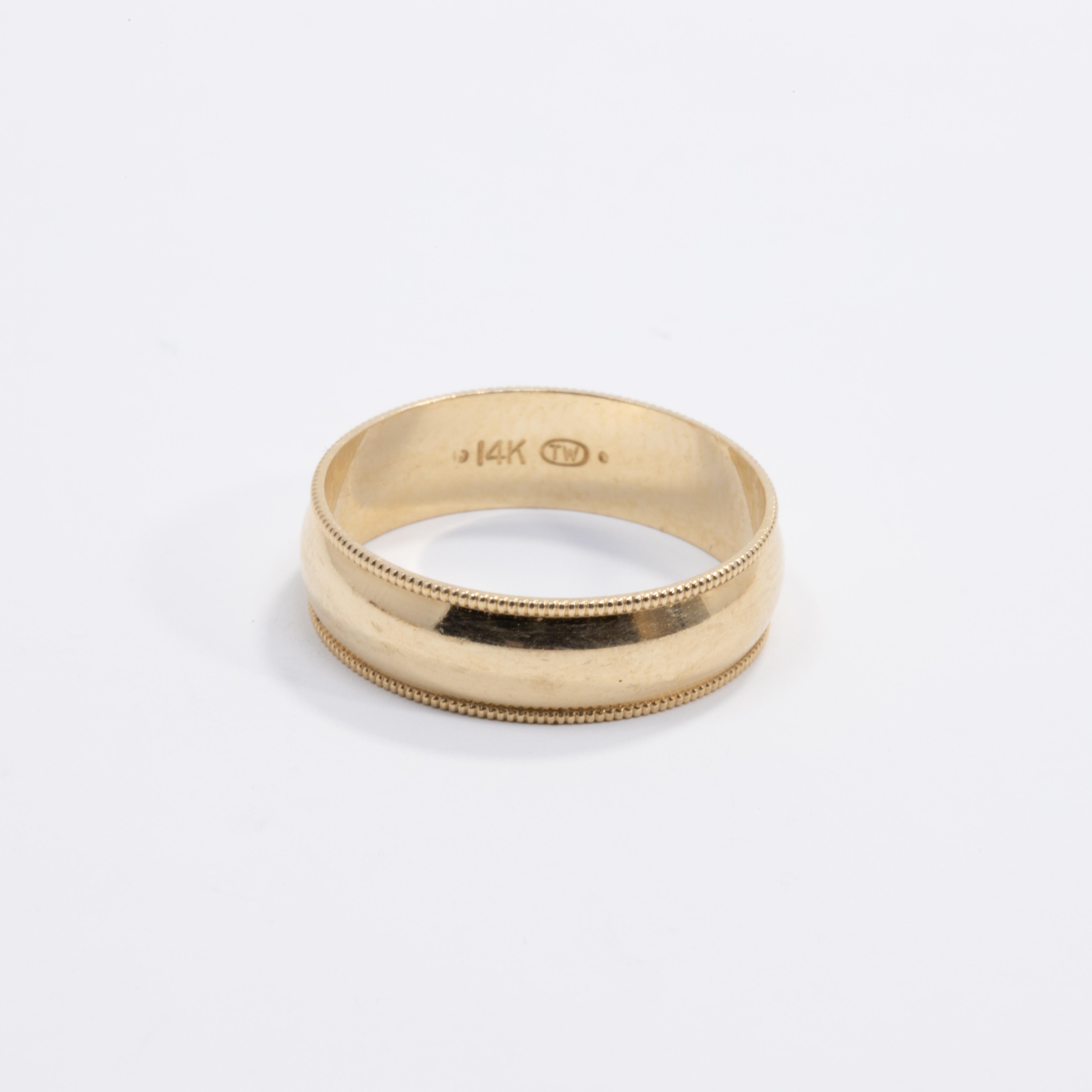 14 karat gold mens wedding band