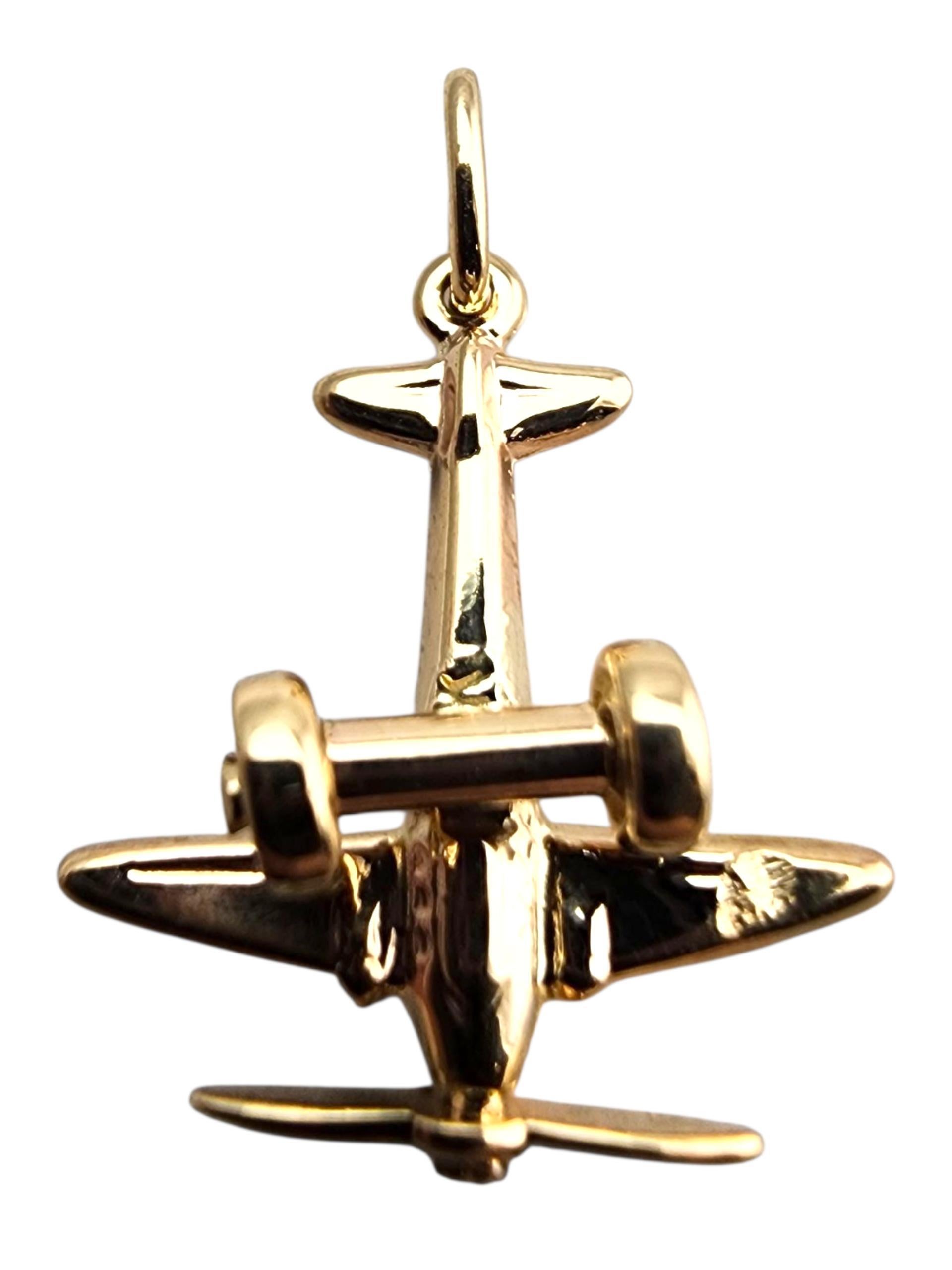 Contemporaneo Charm a forma di aeroplano in oro giallo 14 carati #23929 in vendita