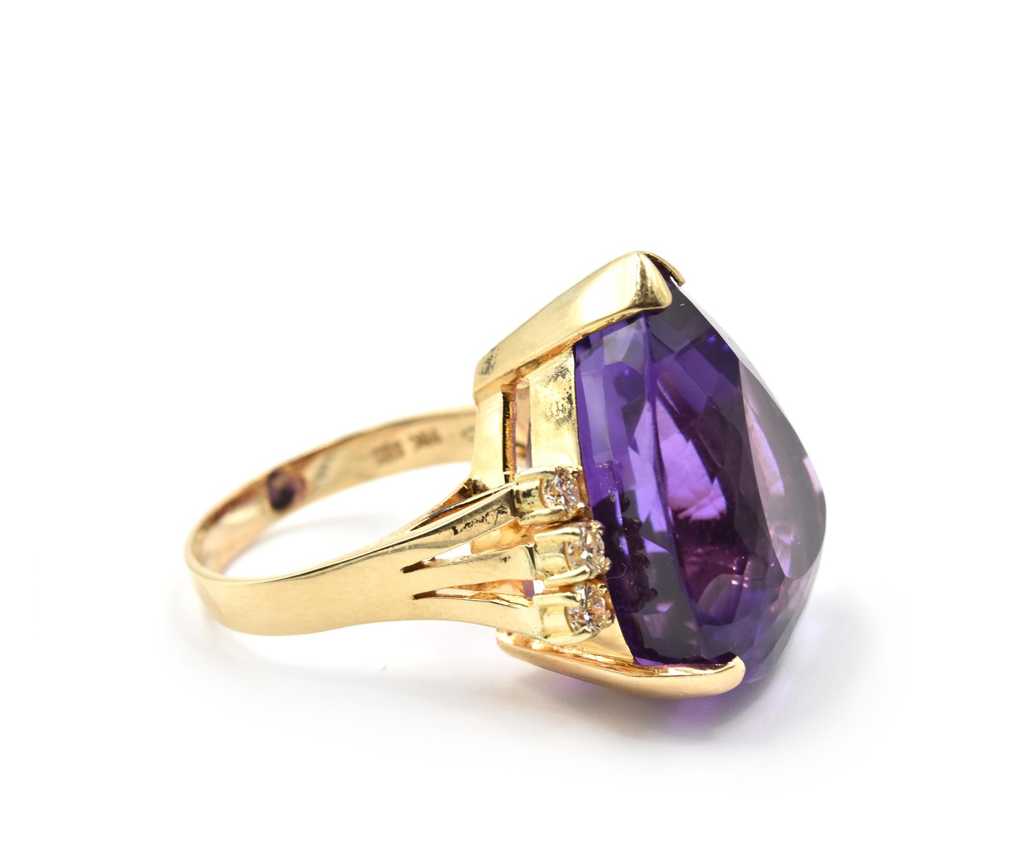 14 Karat Yellow Gold Amethyst and Diamond Ring In Excellent Condition In Scottsdale, AZ