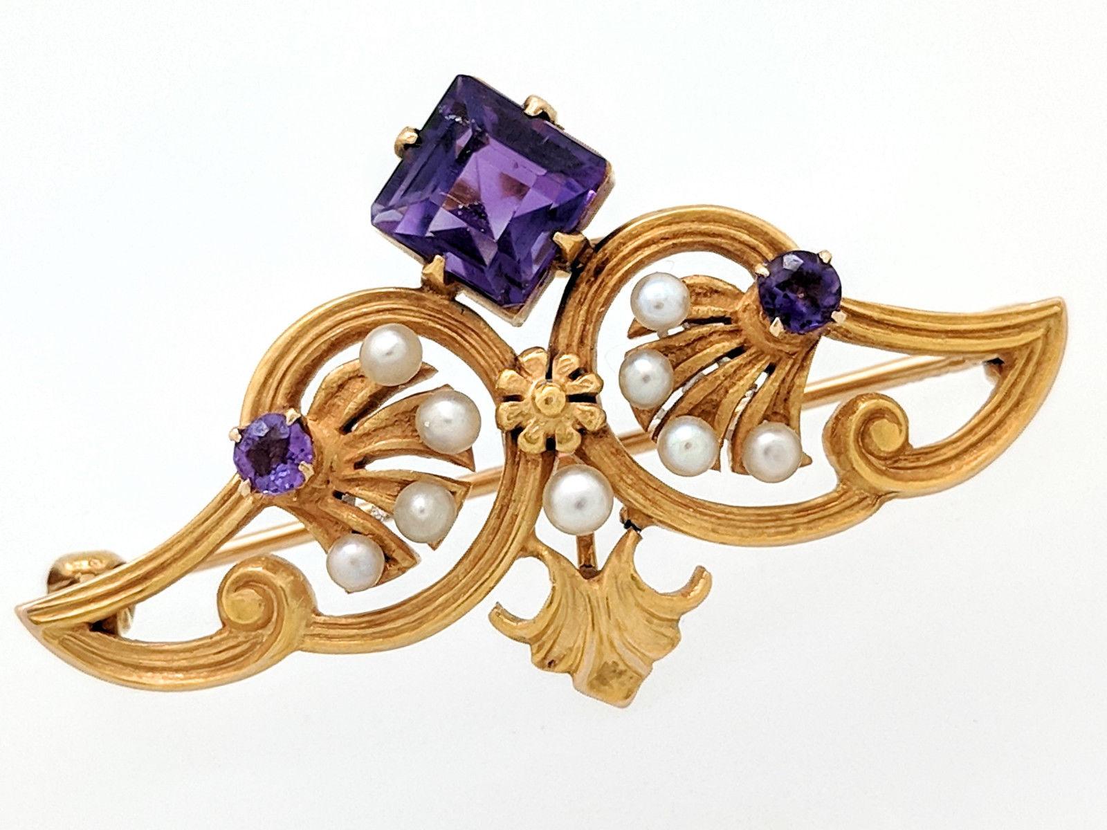Art Deco 14 Karat Yellow Gold Amethyst and Seed Pearl Estate Brooch Pin For Sale