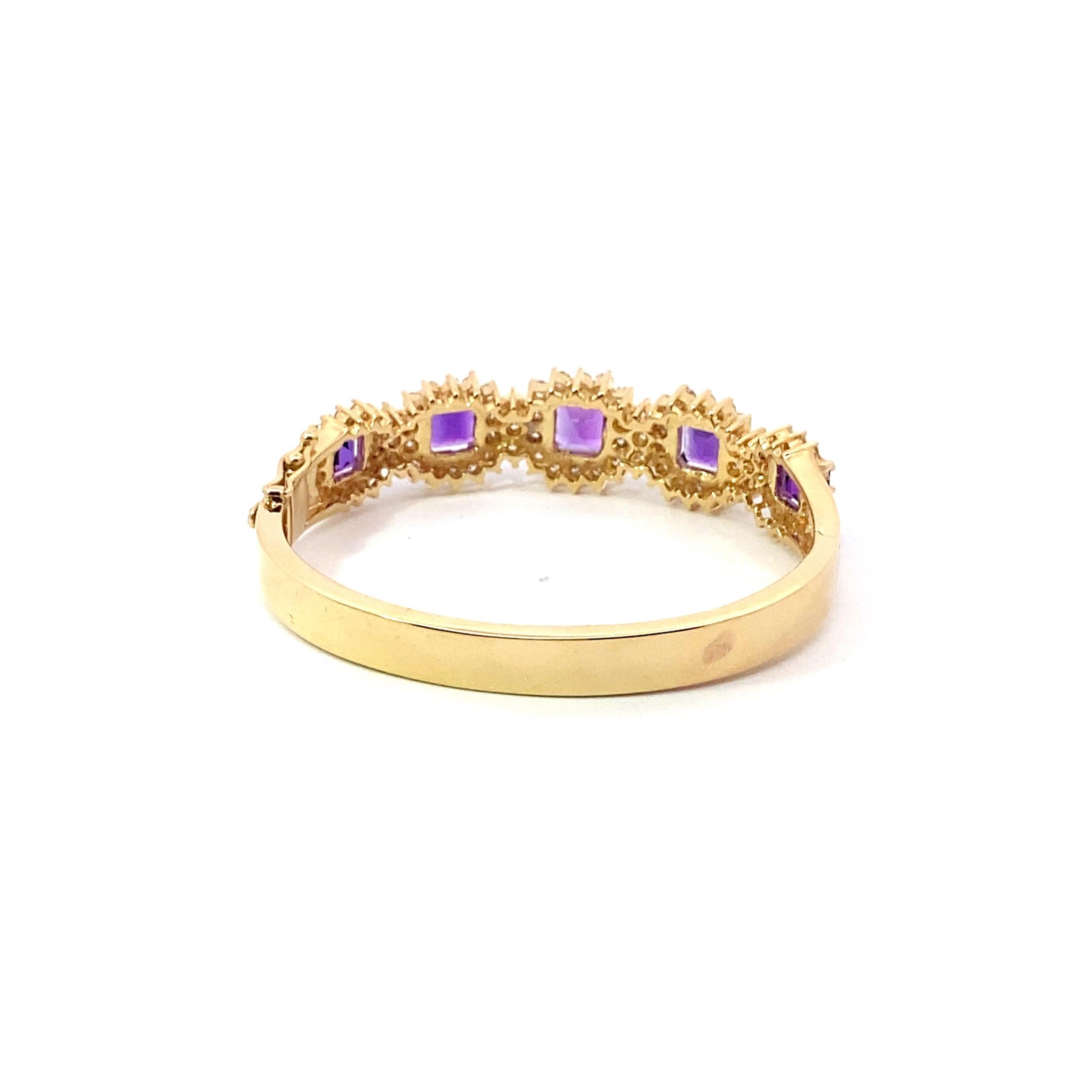 Taille carrée Bracelet jonc en or jaune 14 carats avec améthyste en vente