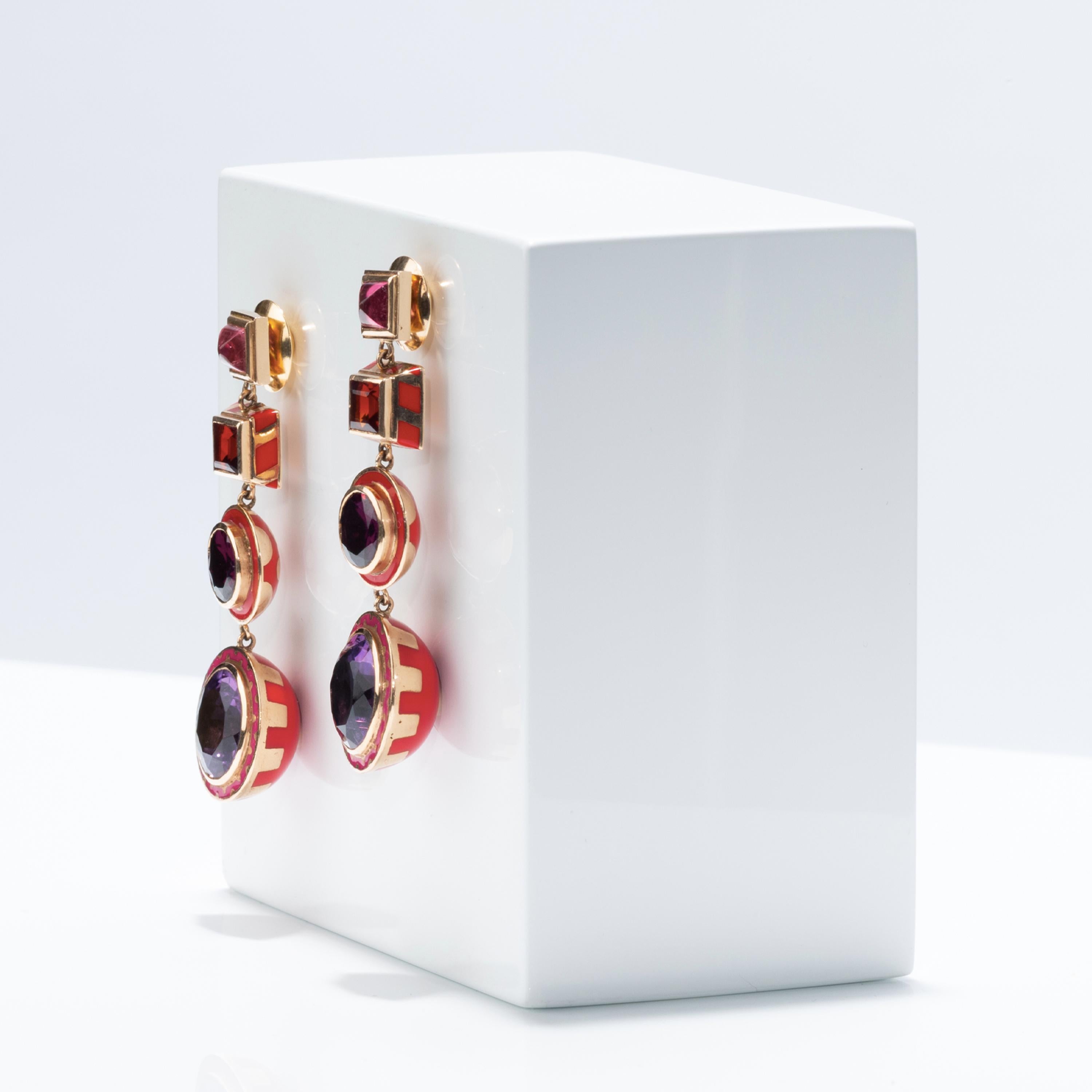 Alice Cicolini's 14k Gold, Emaille und Amethyst Candy Lack-Kronleuchter-Ohrringe (Antiker Kissenschliff) im Angebot