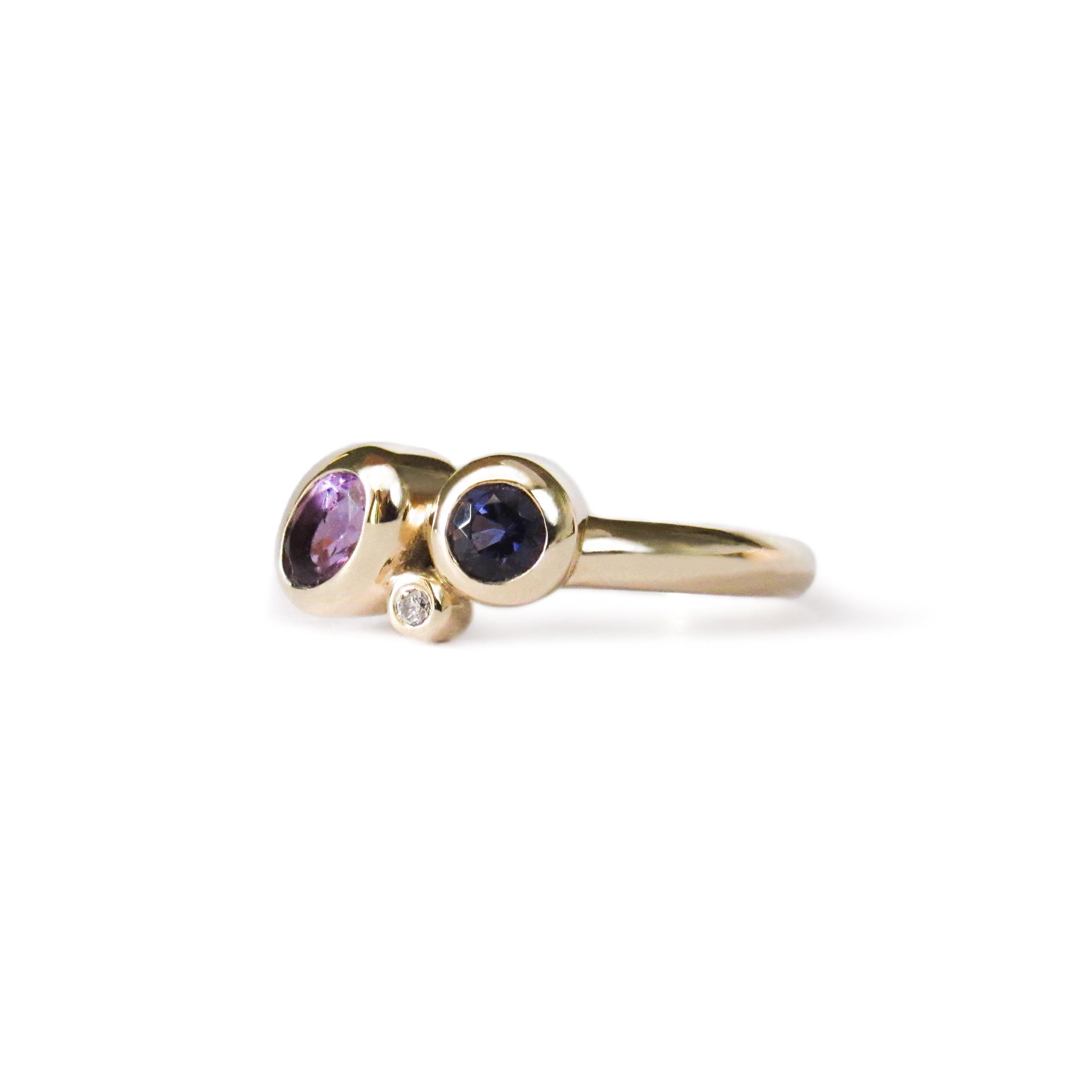 Contemporary 14 Karat Yellow Gold Amethyst, Iolite and Diamond Ring For Sale