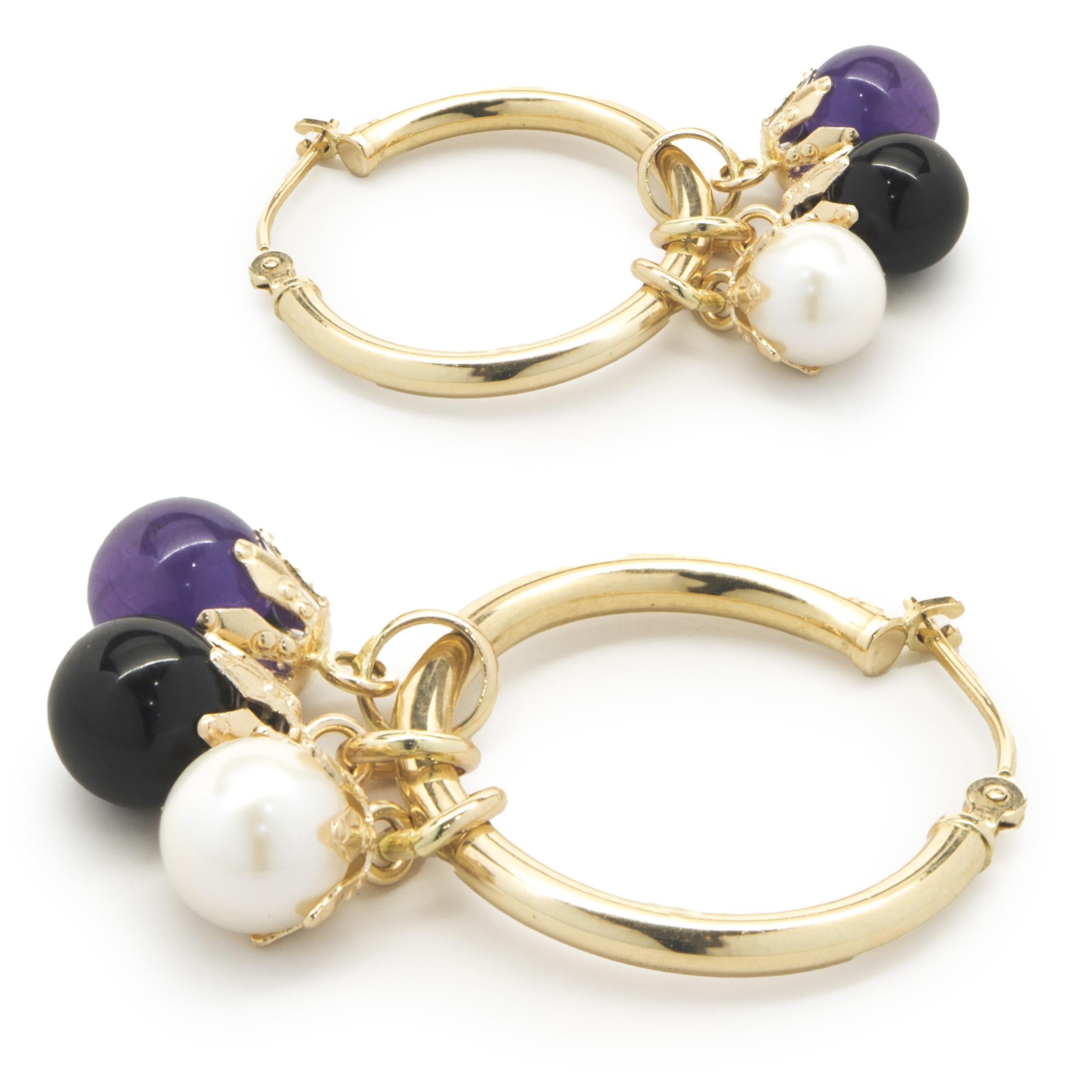 Tropfenohrringe aus 14 Karat Gelbgold mit Amethyst, Perle und schwarzem Onyx im Zustand „Hervorragend“ in Scottsdale, AZ