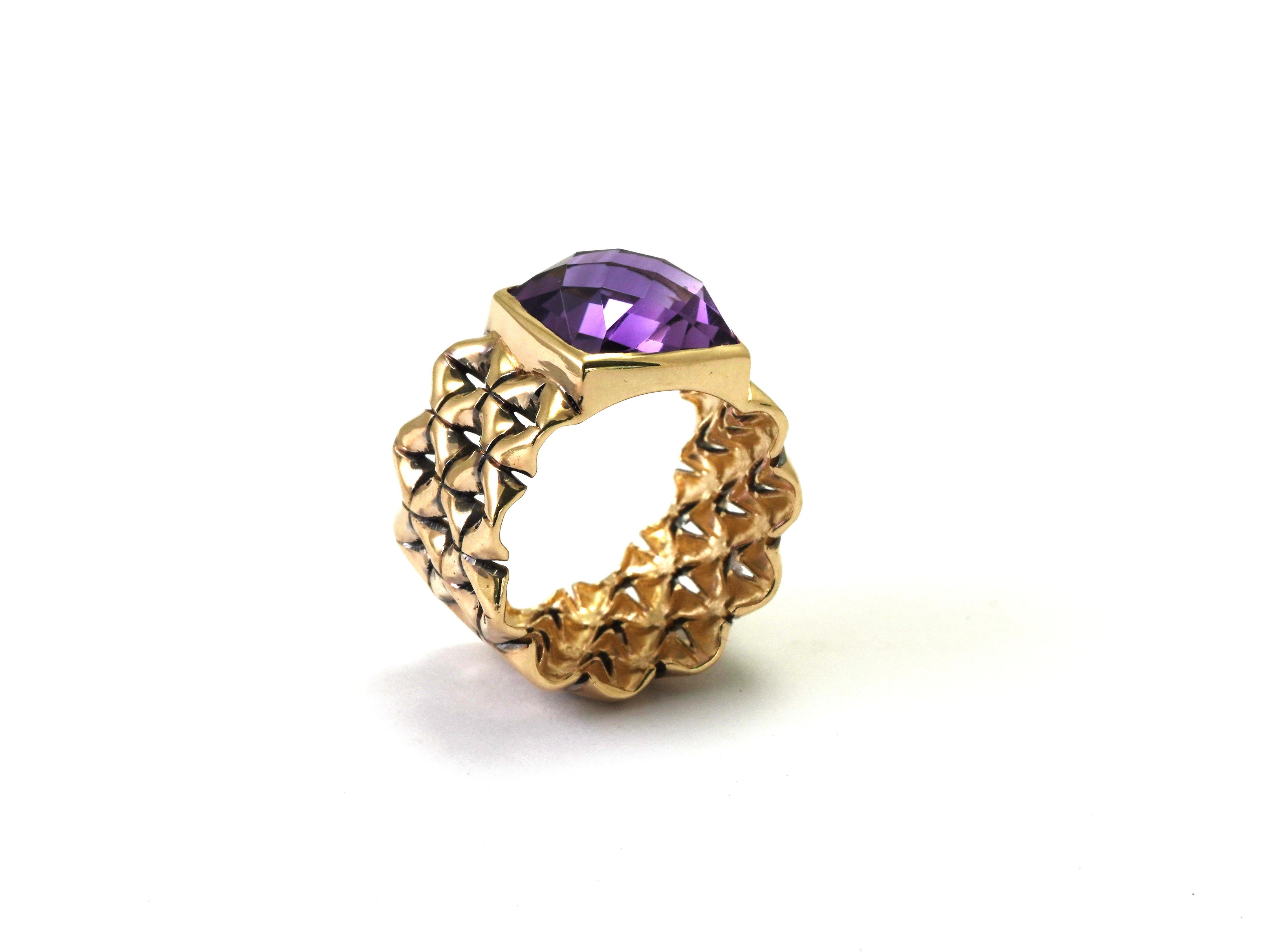 Women's or Men's 14 Karat Yellow Gold Amethyst Ring For Sale