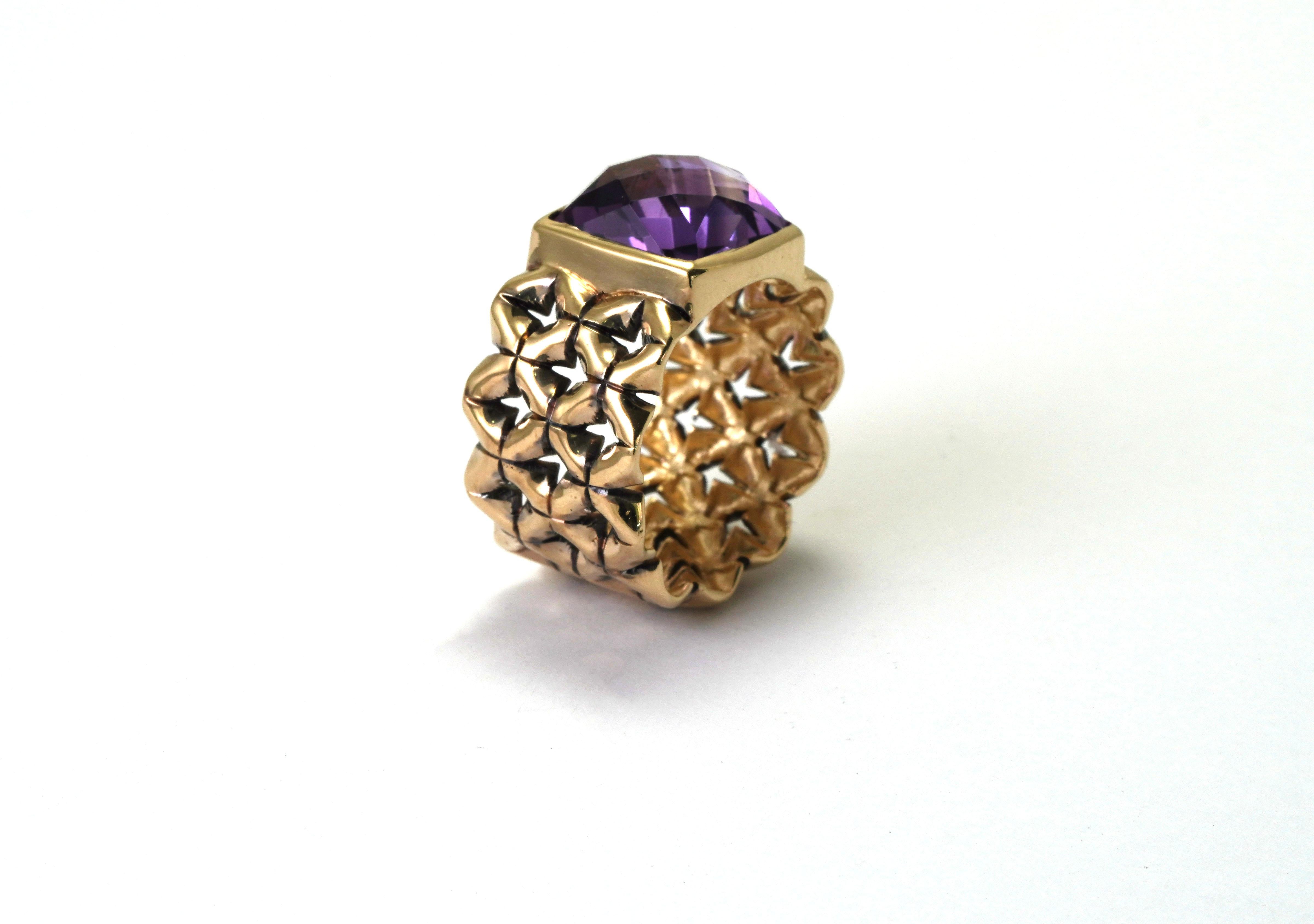 14 Karat Yellow Gold Amethyst Ring For Sale 1