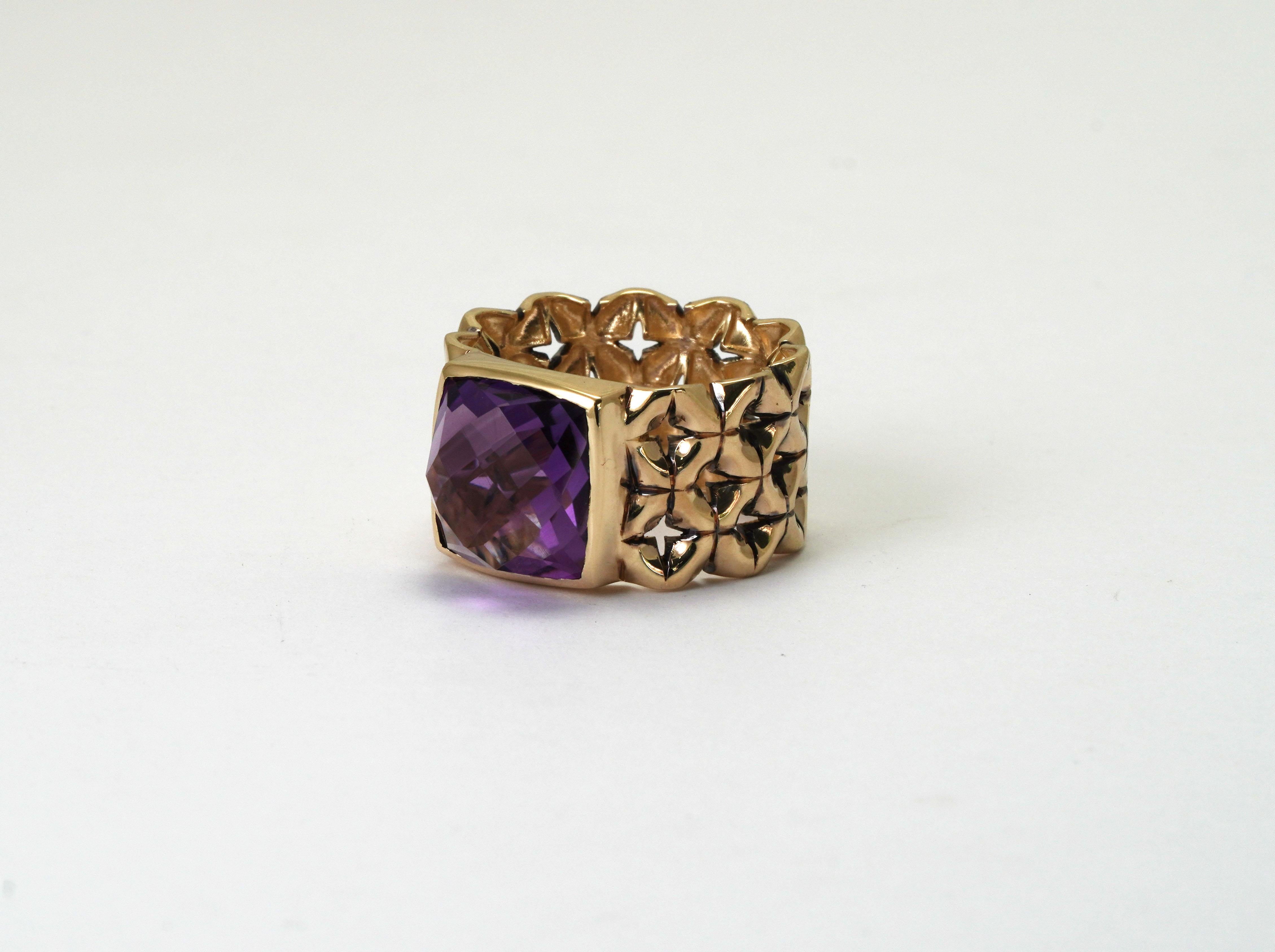 14 Karat Yellow Gold Amethyst Ring For Sale 3