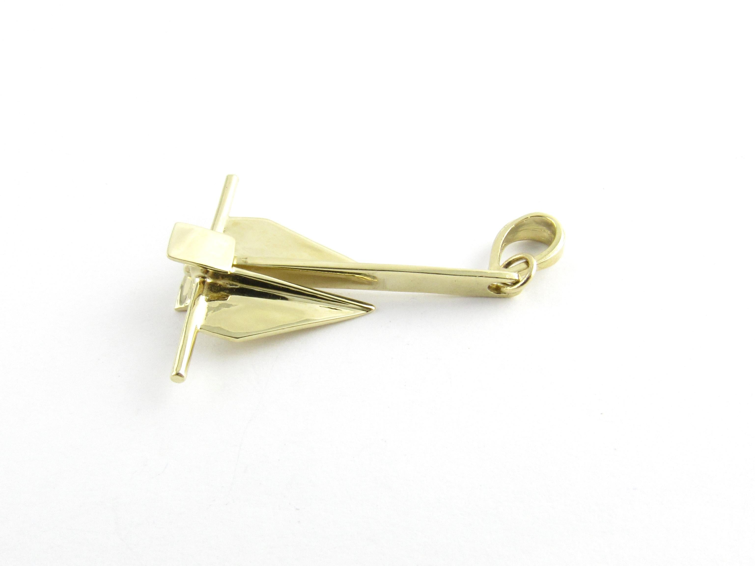 14 Karat Yellow Gold Anchor with Movable Stock Pendant For Sale 1