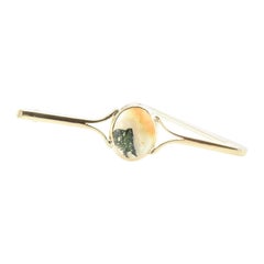 14 Karat Yellow Gold and Agate Brooch / Pin