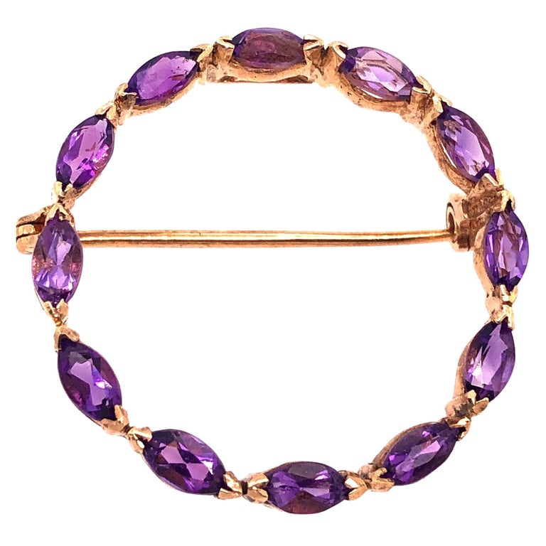 14 Karat Yellow Gold and Amethyst Circle Brooch For Sale at 1stDibs