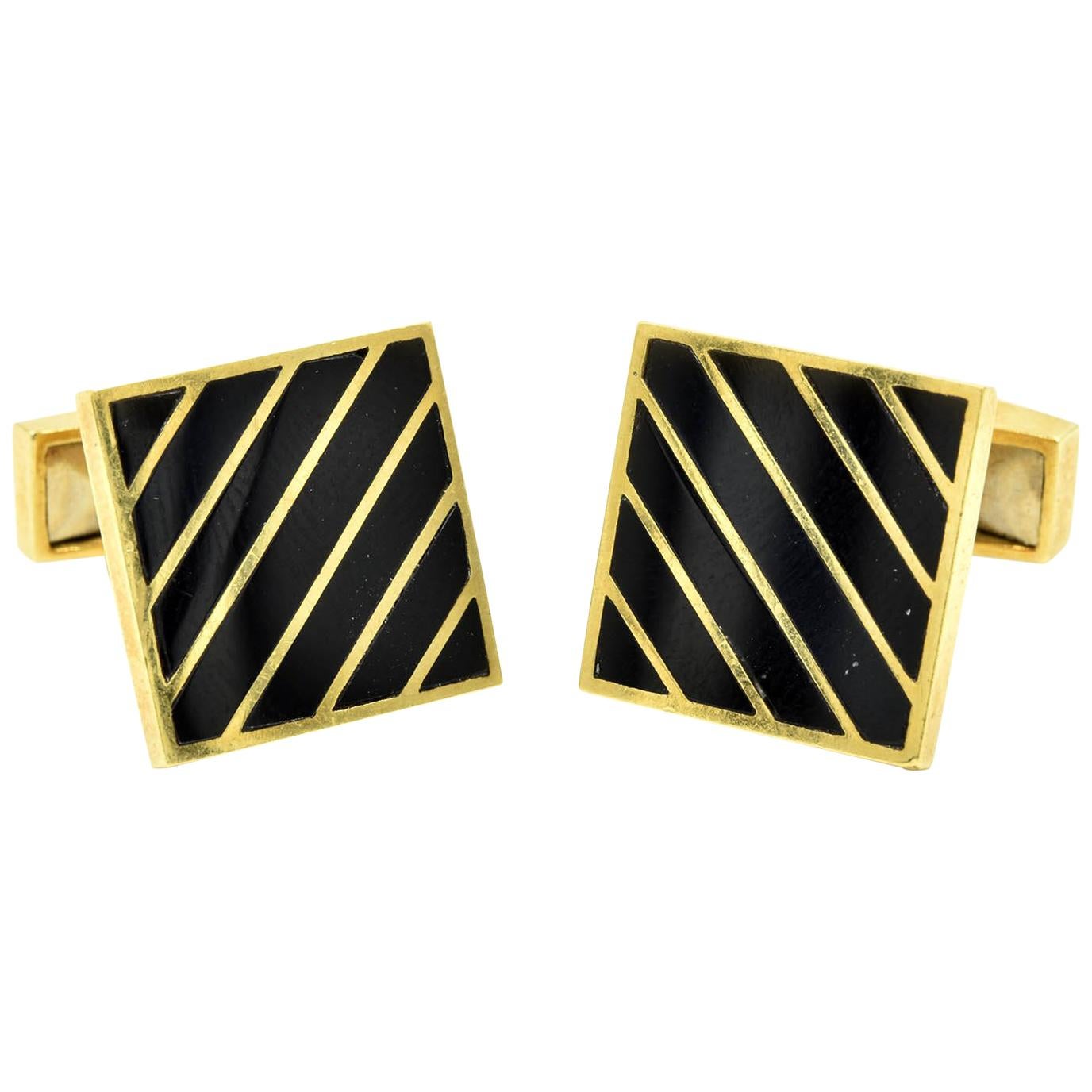 14 Karat Yellow Gold and Black Onyx Toggle Cufflinks 14.03 Grams For Sale