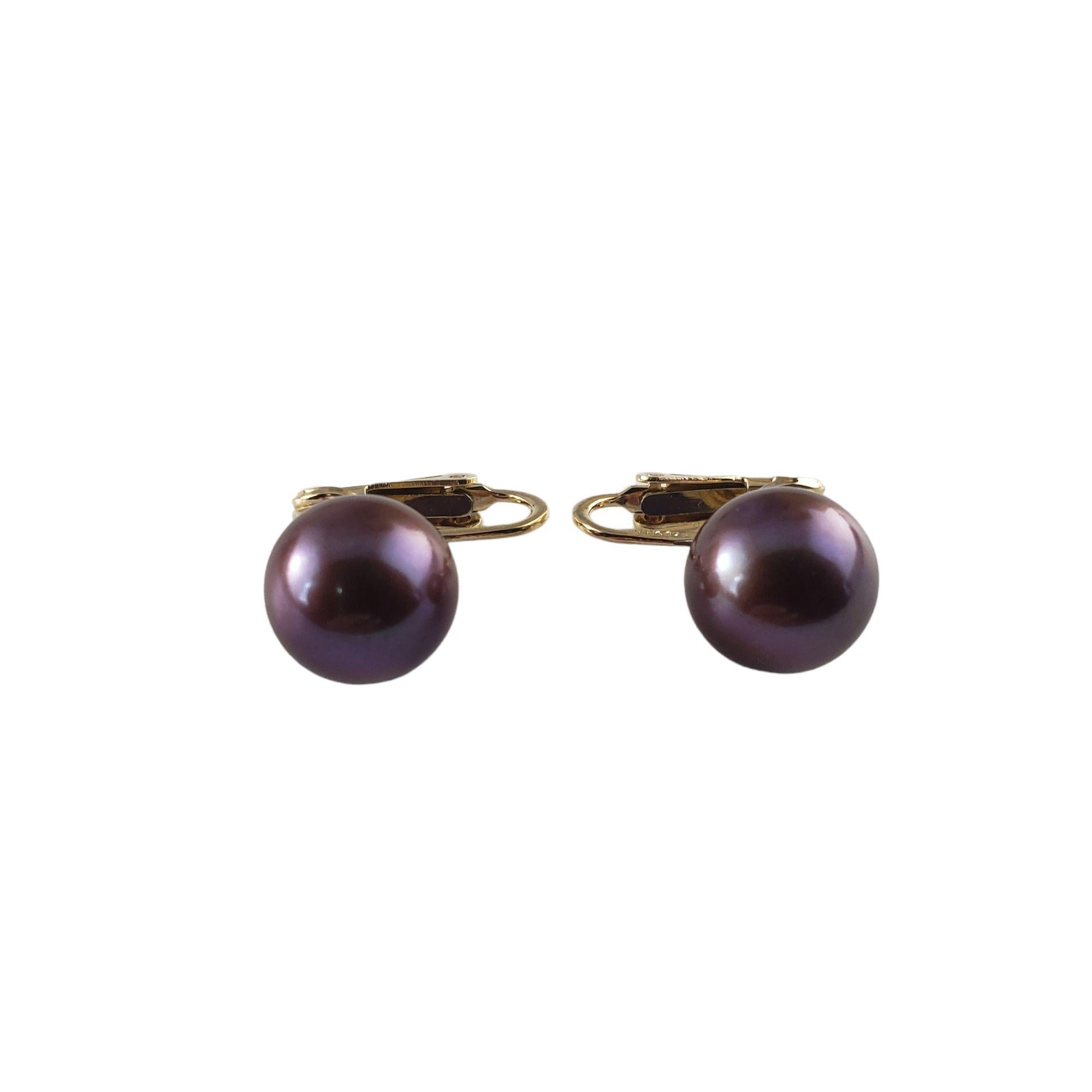 14 Karat Yellow Gold and Black Pearl Clip On Earrings In Good Condition For Sale In Washington Depot, CT