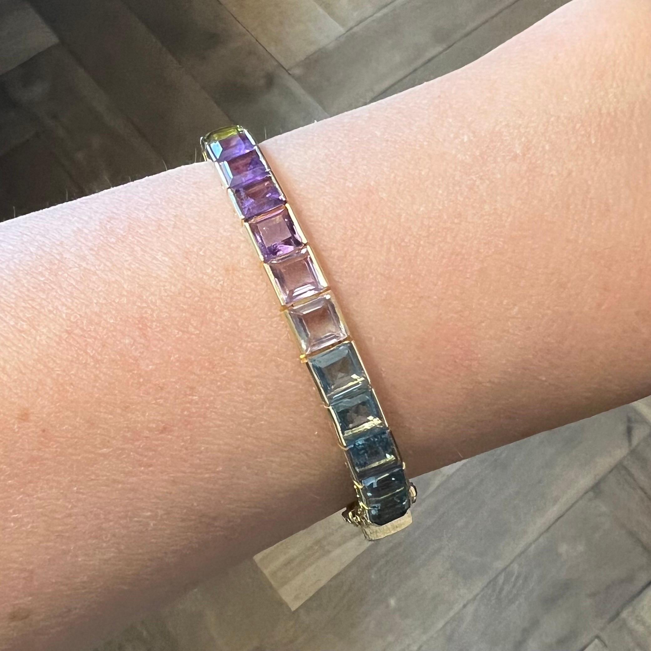 14 Karat Yellow Gold and Colored Gemstones Rainbow Bracelet In Good Condition For Sale In Zurich, CH