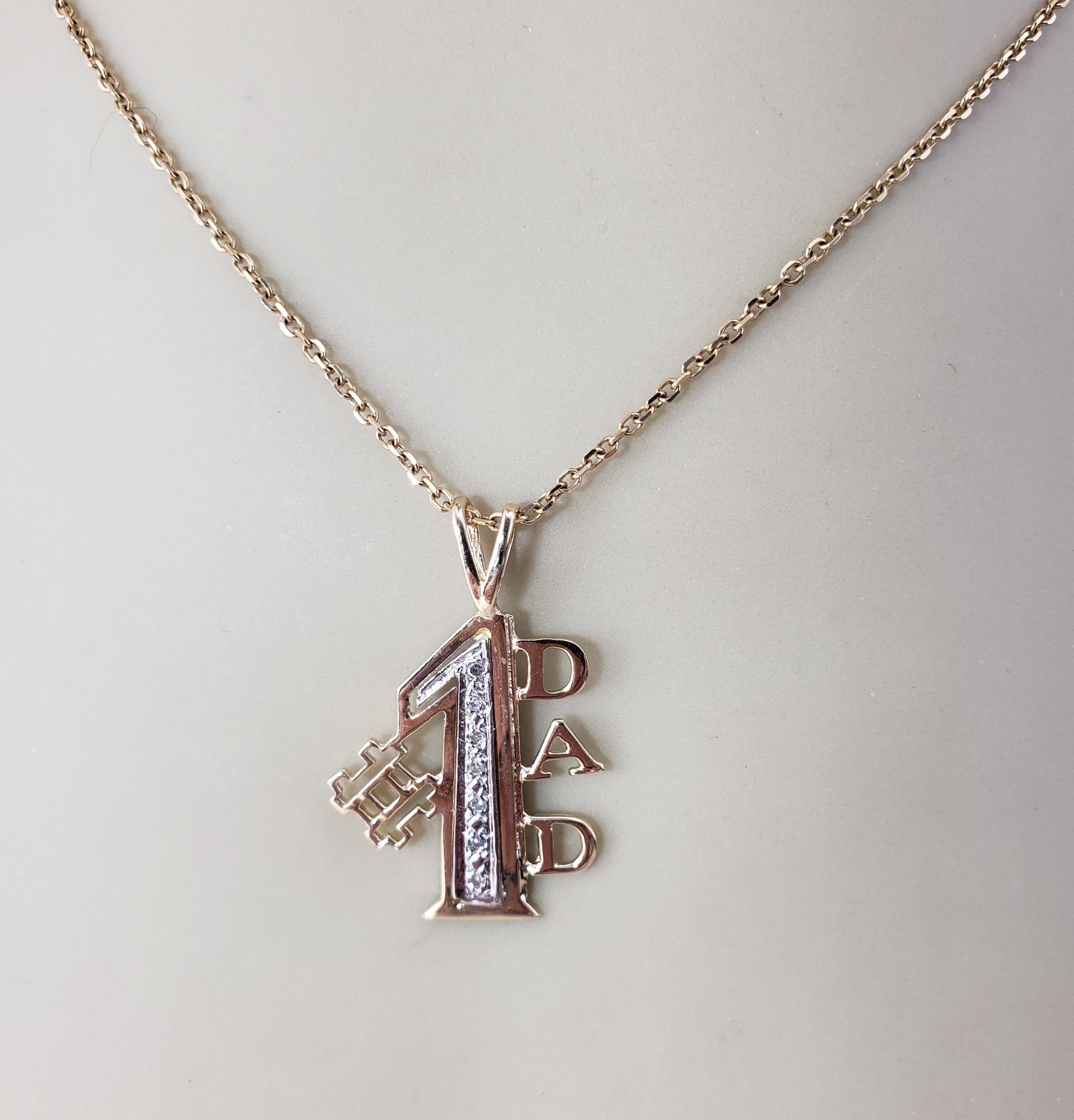Pendentif #1 Dad en or jaune 14 carats et diamants #20876 en vente 2