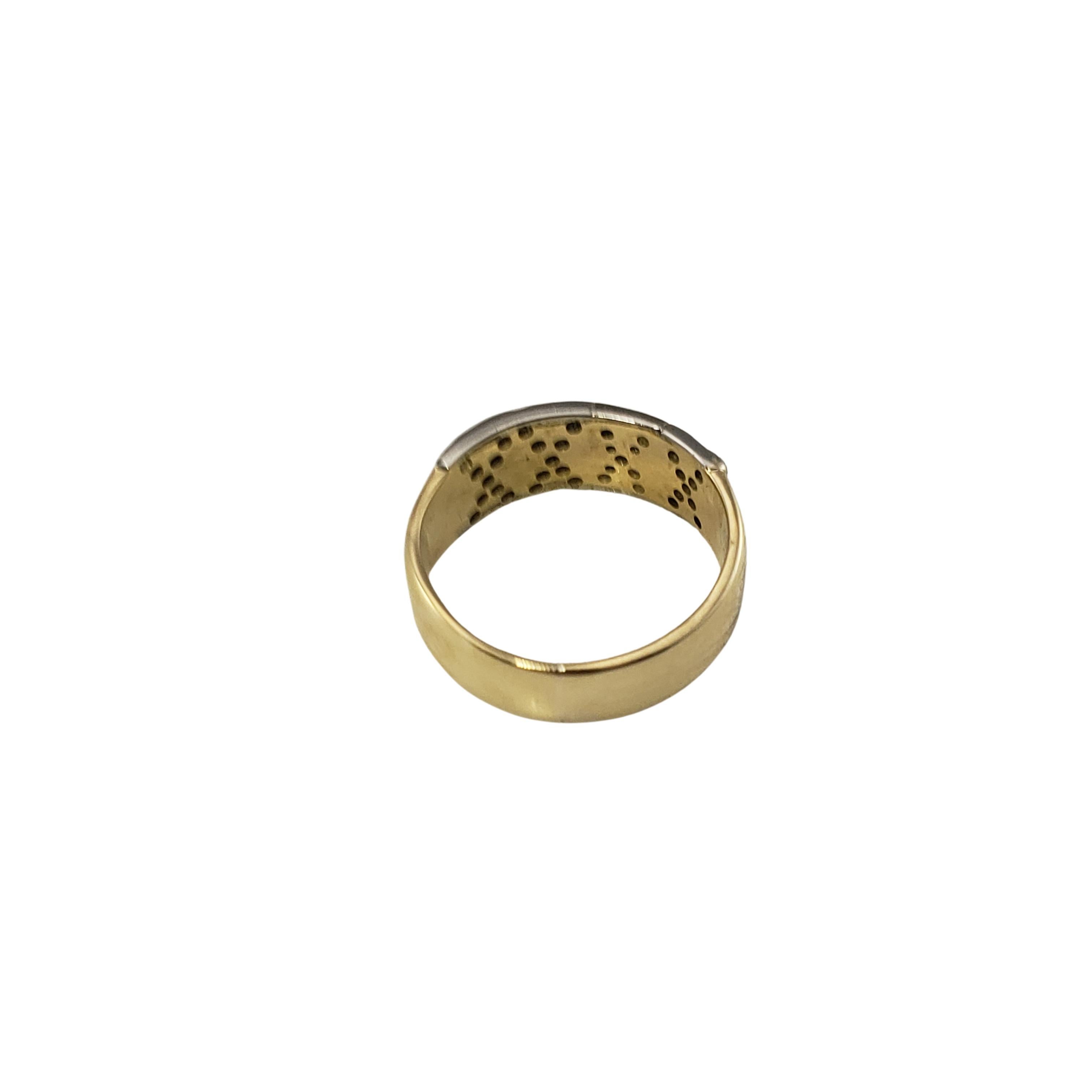 14 Karat Yellow Gold and Diamond Band Ring In Good Condition For Sale In Washington Depot, CT
