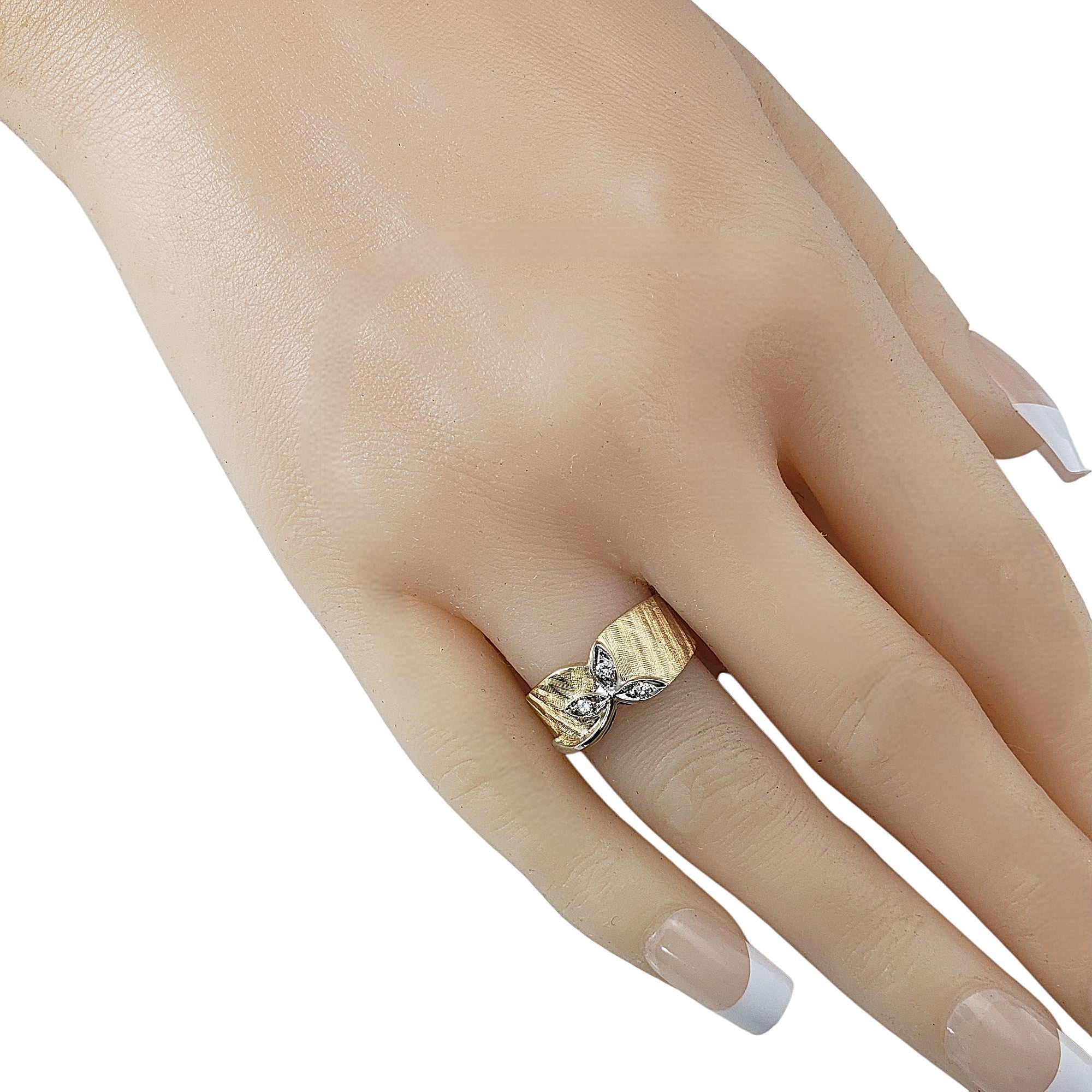 14 Karat Yellow Gold and Diamond Band Ring Size 7 #21857 en venta 2