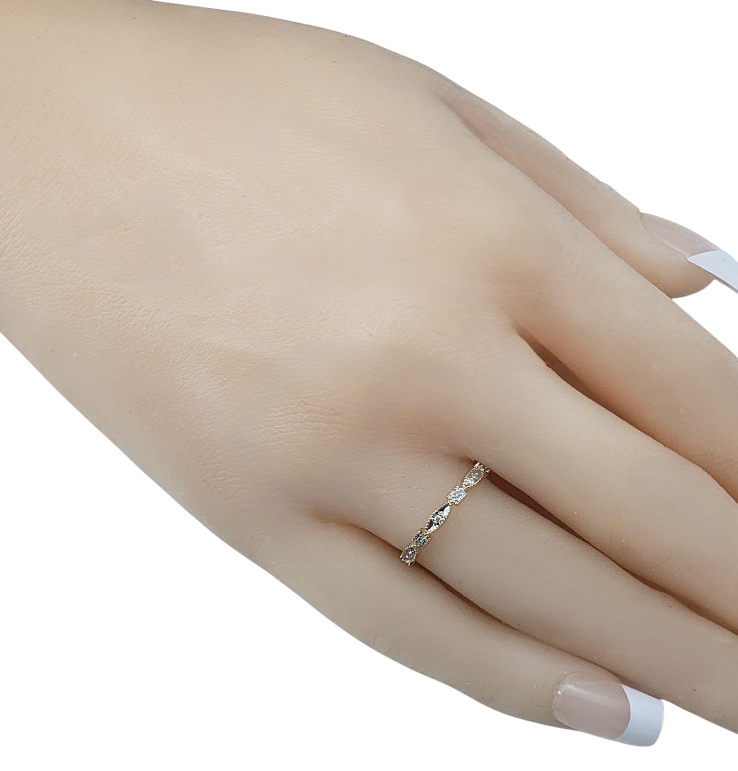 Anello a fascia in oro giallo 14 carati e diamanti misura 7 #24019 in vendita 4