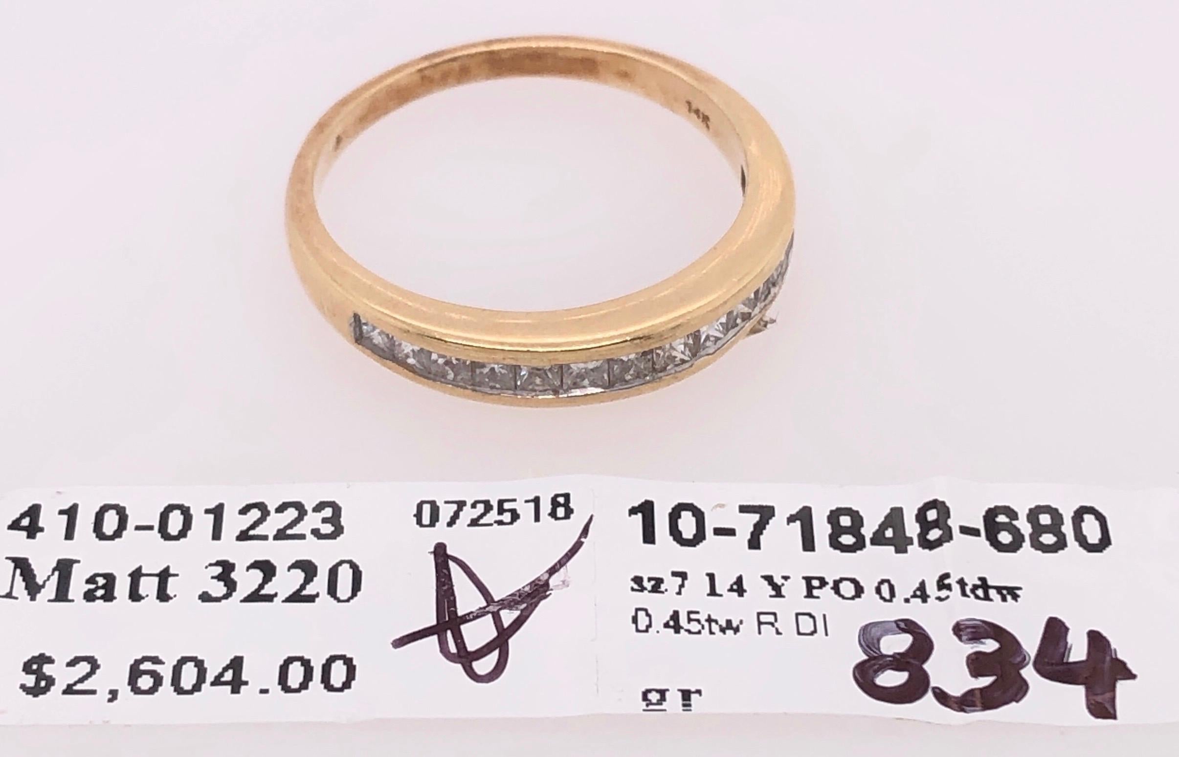 14 Karat Yellow Gold and Diamond Band / Wedding Ring 0.45 TDW In Good Condition For Sale In Stamford, CT