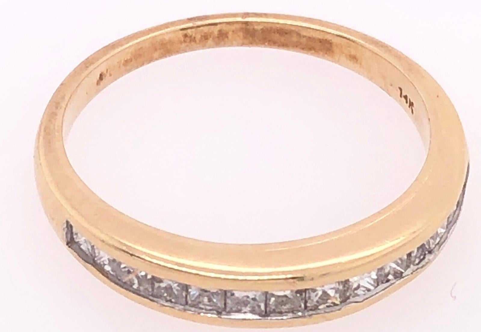 14 Karat Yellow Gold and Diamond Band / Wedding Ring 0.45 TDW For Sale 1