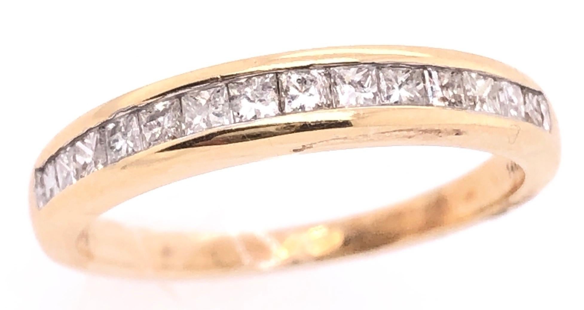 14 Karat Yellow Gold and Diamond Band / Wedding Ring 0.45 TDW For Sale 2