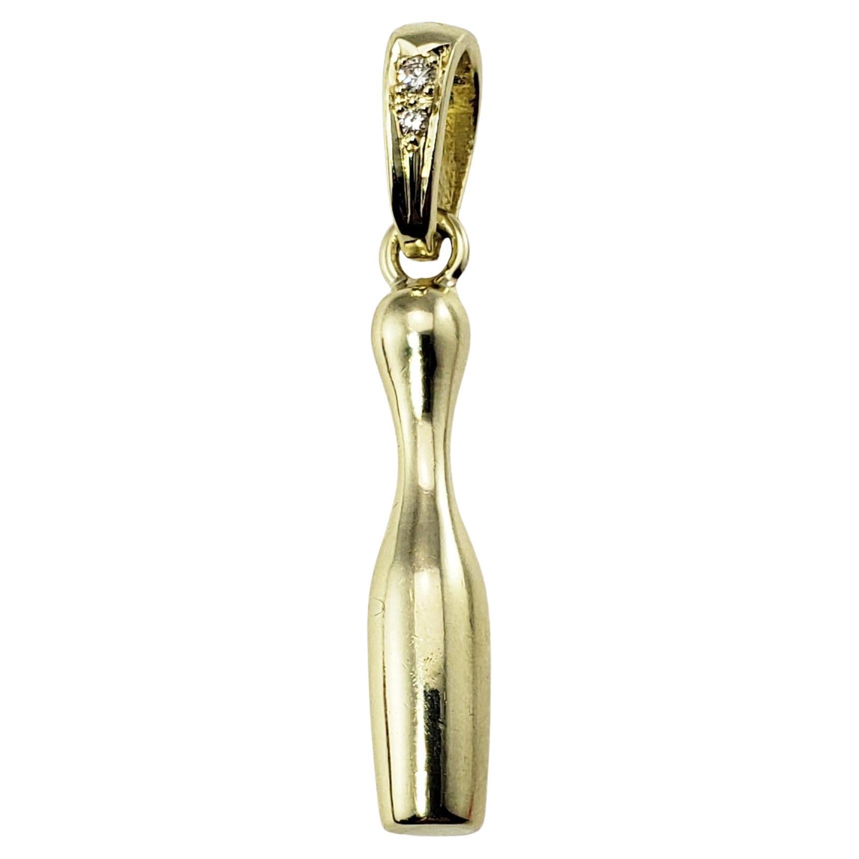 Charm a forma di birillo da bowling in oro giallo 14 carati e diamanti