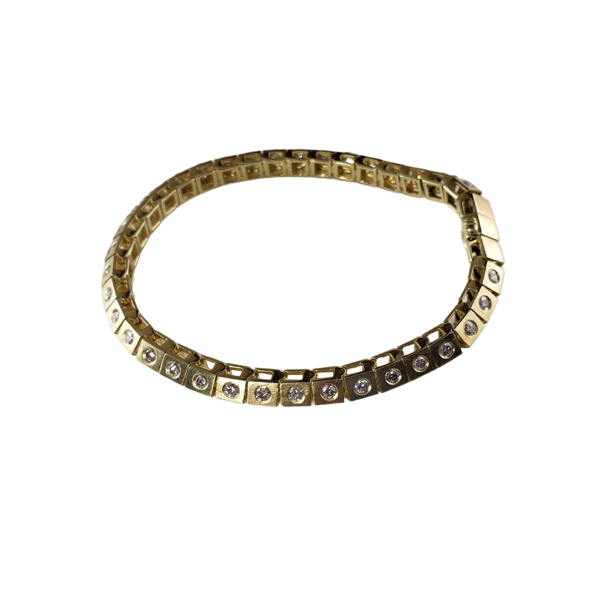 Taille ronde Bracelet en or jaune 14 carats et diamants en vente