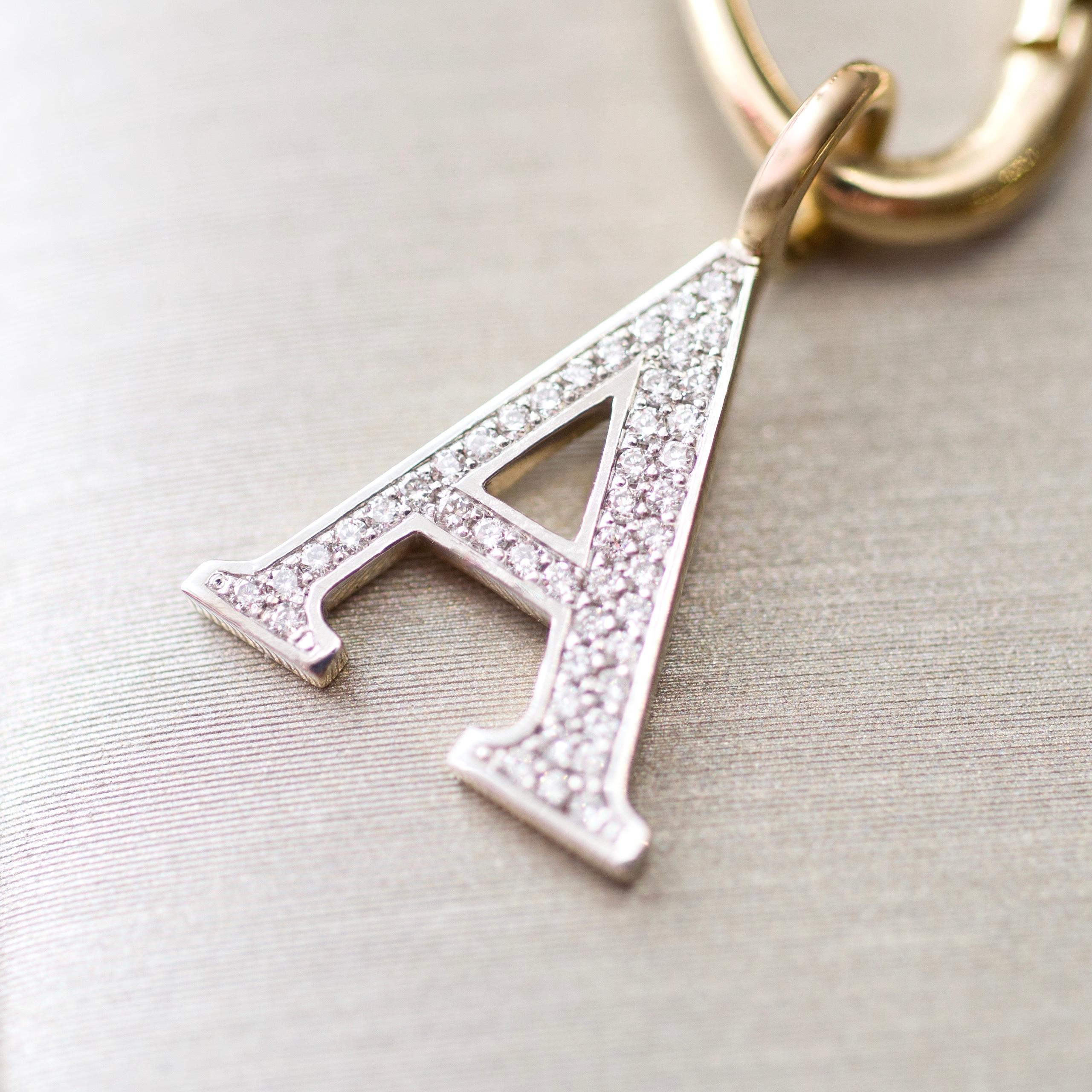 14 Karat Yellow Gold and Diamond Bracelet For Sale 2