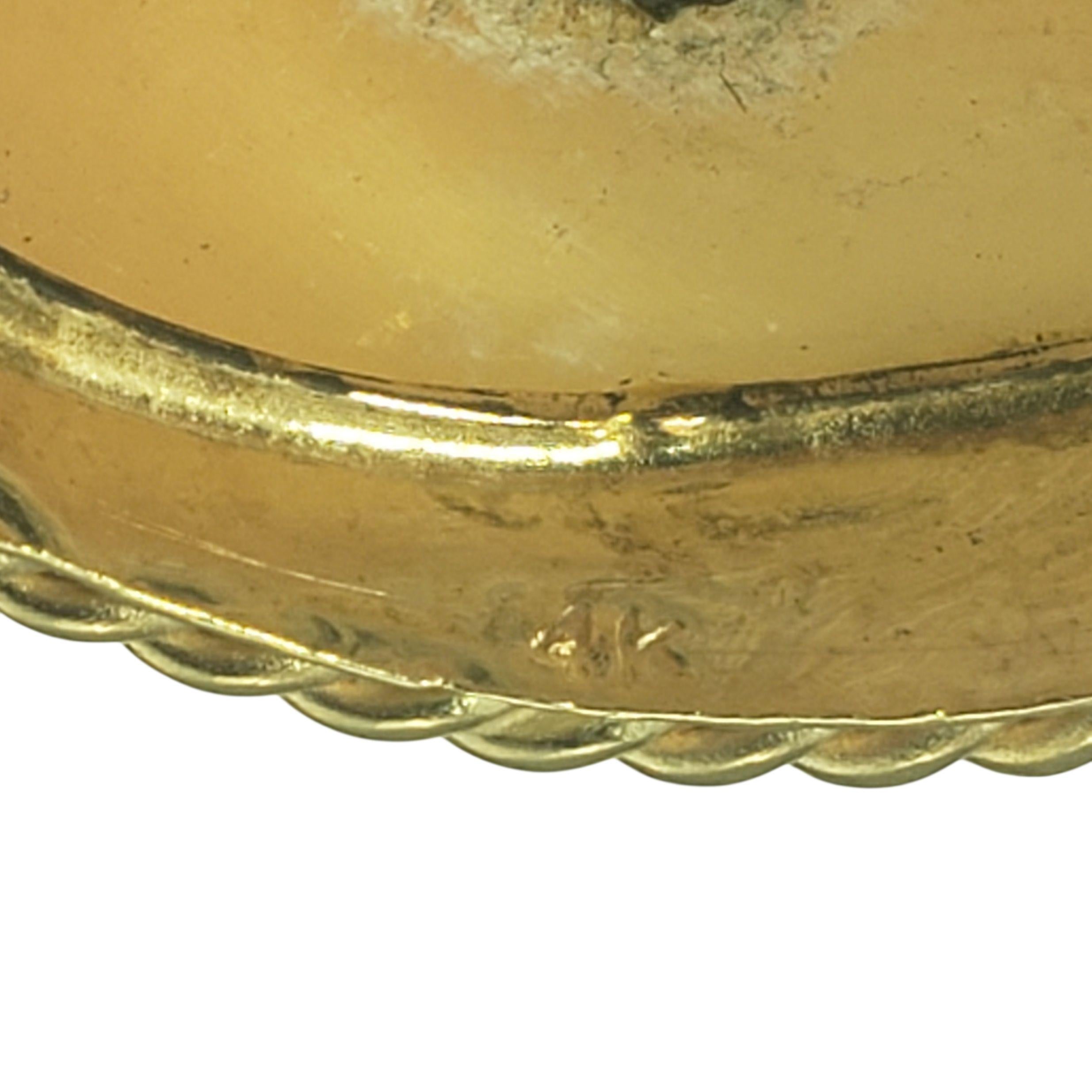 Donna Spilla/pendente con cammeo in oro giallo 14 carati e diamanti #22566 in vendita