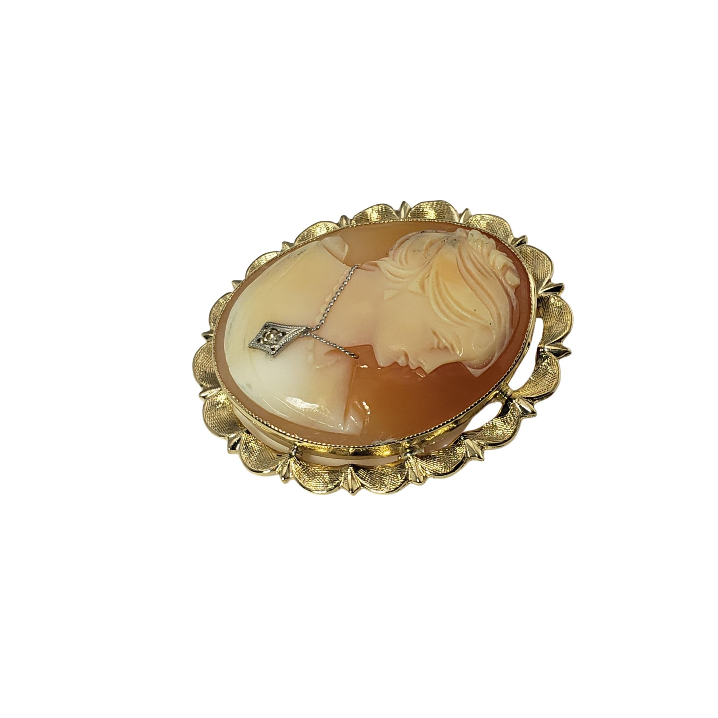 14 Karat Yellow Gold and Diamond Cameo Brooch / Pendant In Good Condition For Sale In Washington Depot, CT