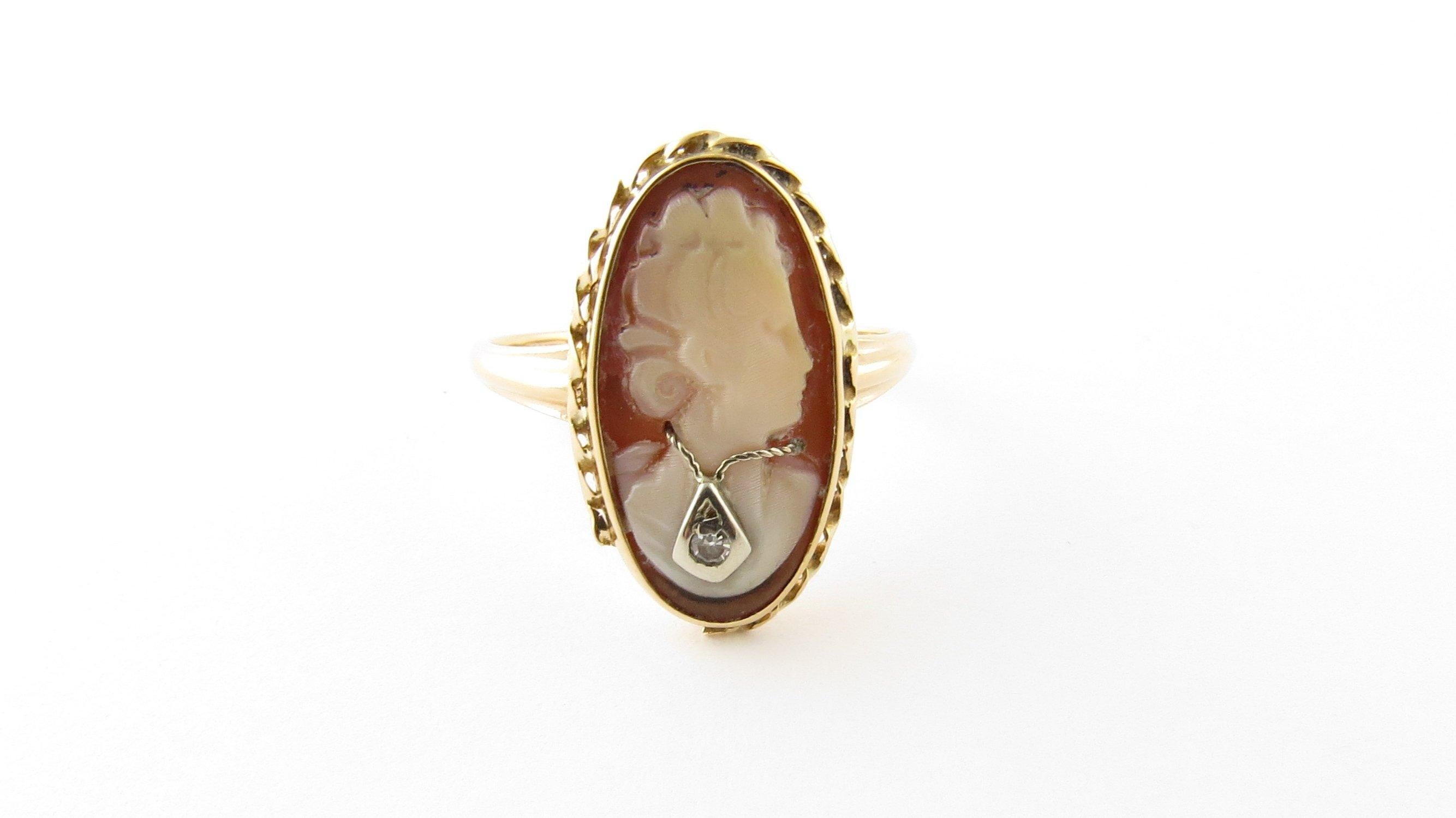 14 Karat Yellow Gold and Diamond Cameo Ring In Good Condition In Washington Depot, CT