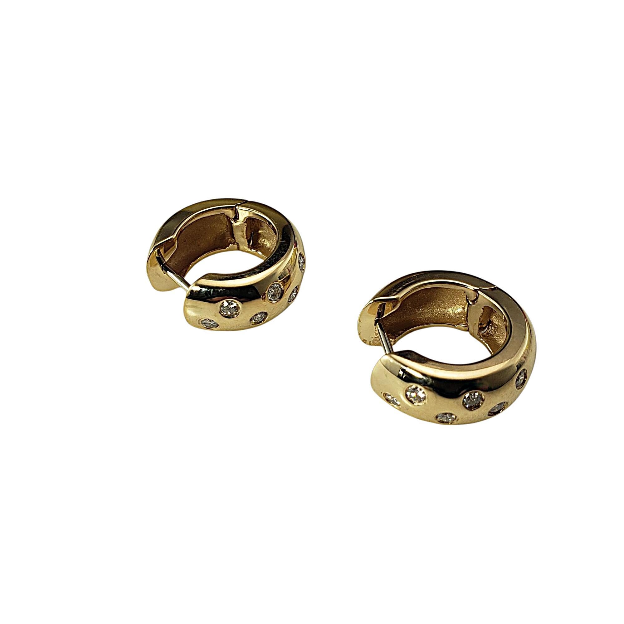 Taglio brillante Orecchini a cerchio Chunky in oro giallo 14 carati e diamanti #21553 in vendita