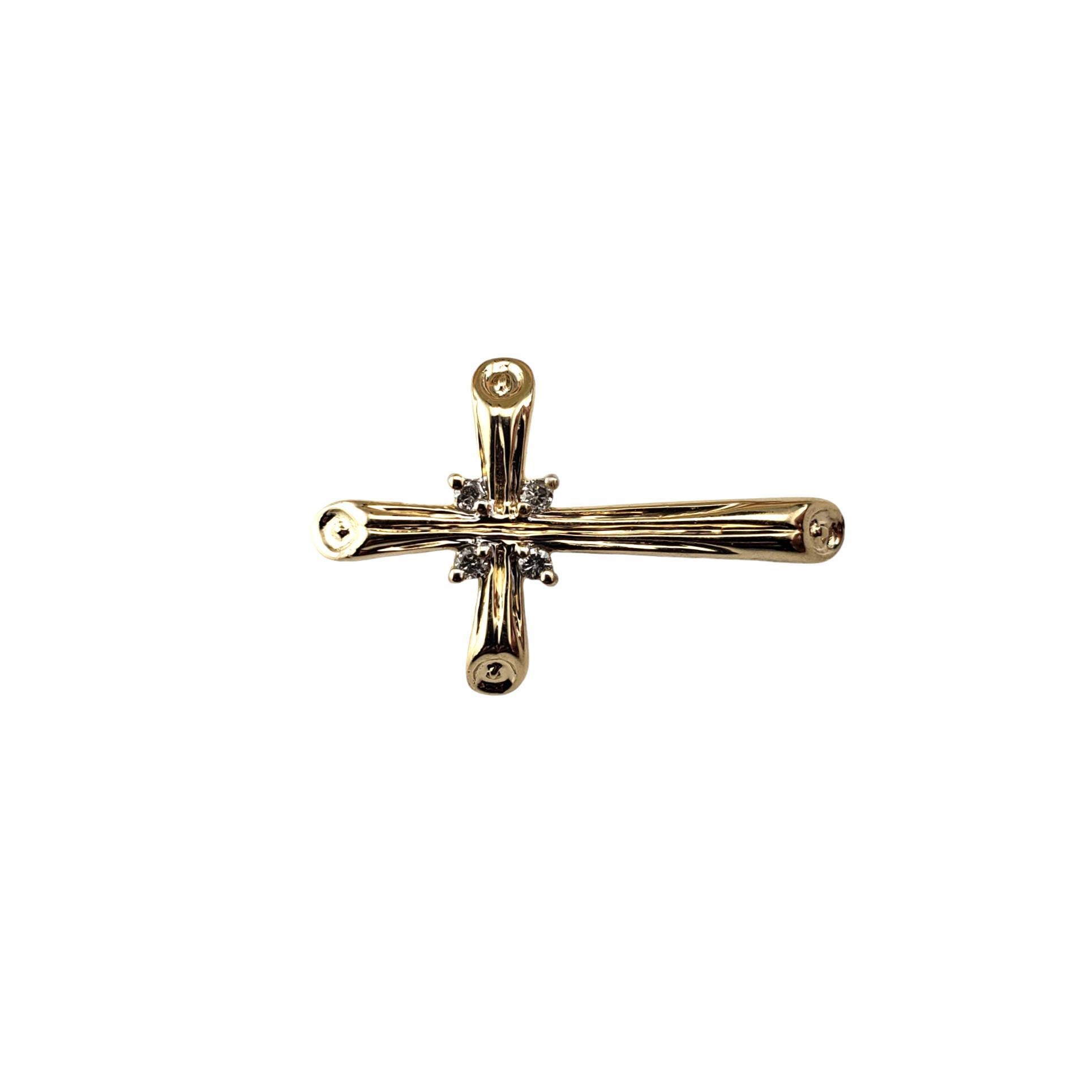 Taglio brillante Ciondolo a croce in oro giallo 14 carati e diamanti #18956 in vendita