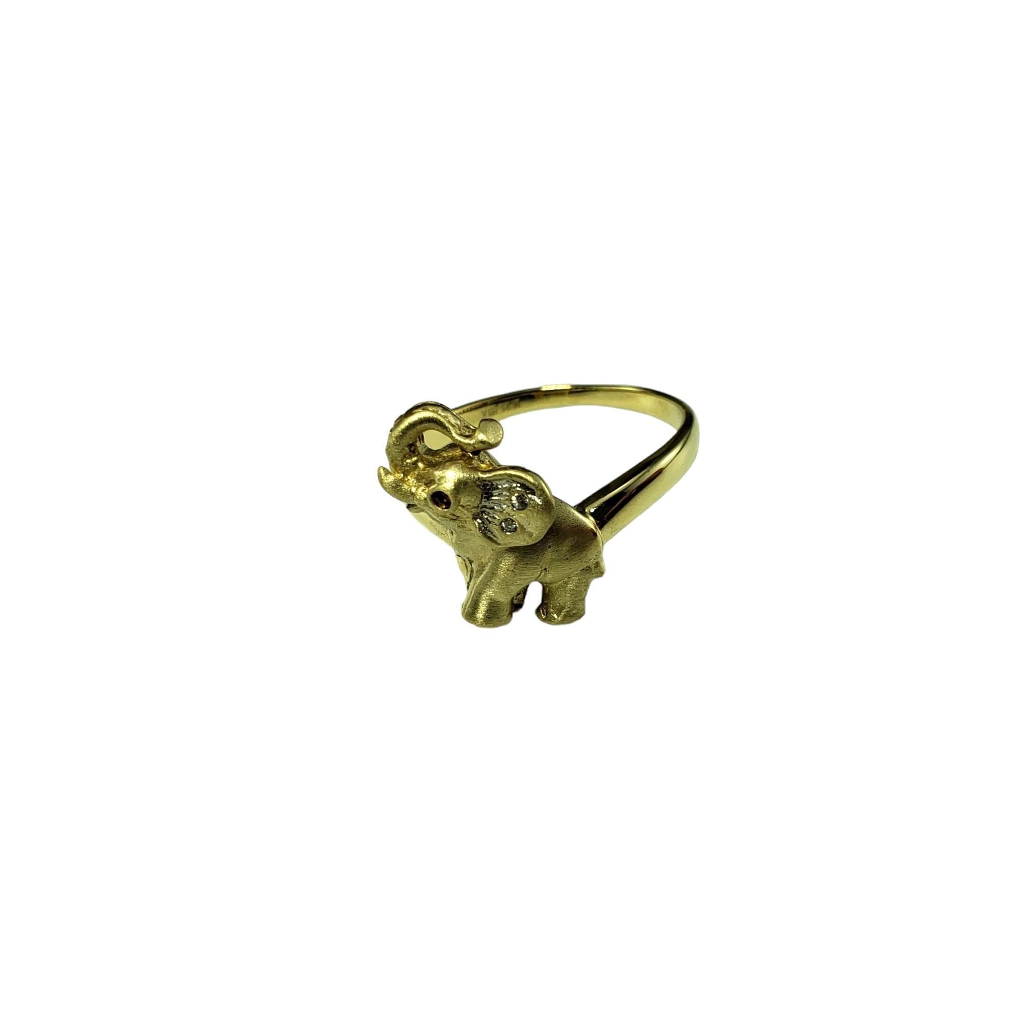 Vintage 14 Karat Yellow Gold and Diamond Elephant Ring Size 7-

This lovely elephant ring features one faceted red stone and two round brilliant cut diamonds set in beautifully detailed 14K yellow gold.  

Width:  14 mm.  Shank: 1.5 mm.

Approximate