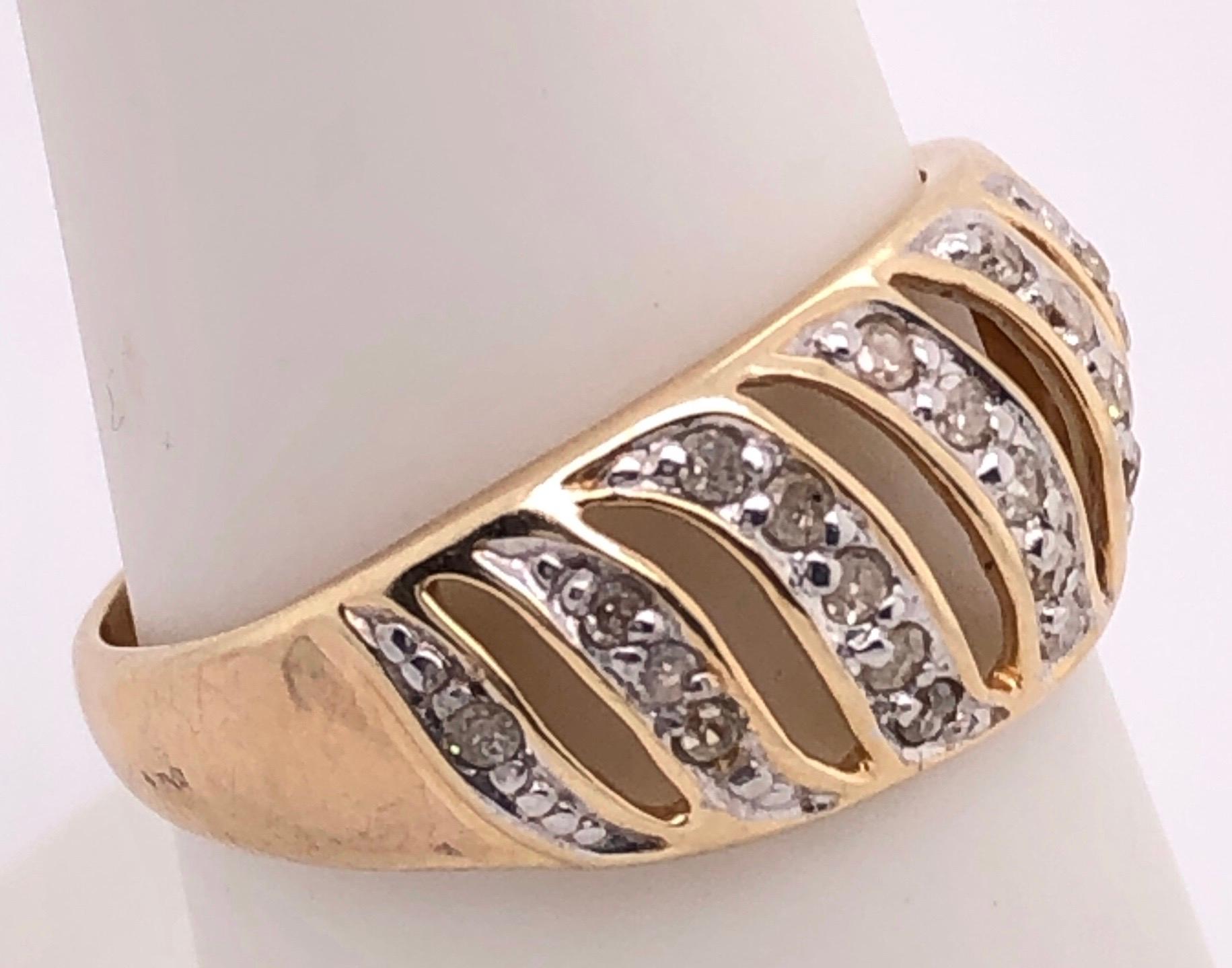 Round Cut 14 Karat Yellow Gold and Diamond Fashion Ring For Sale