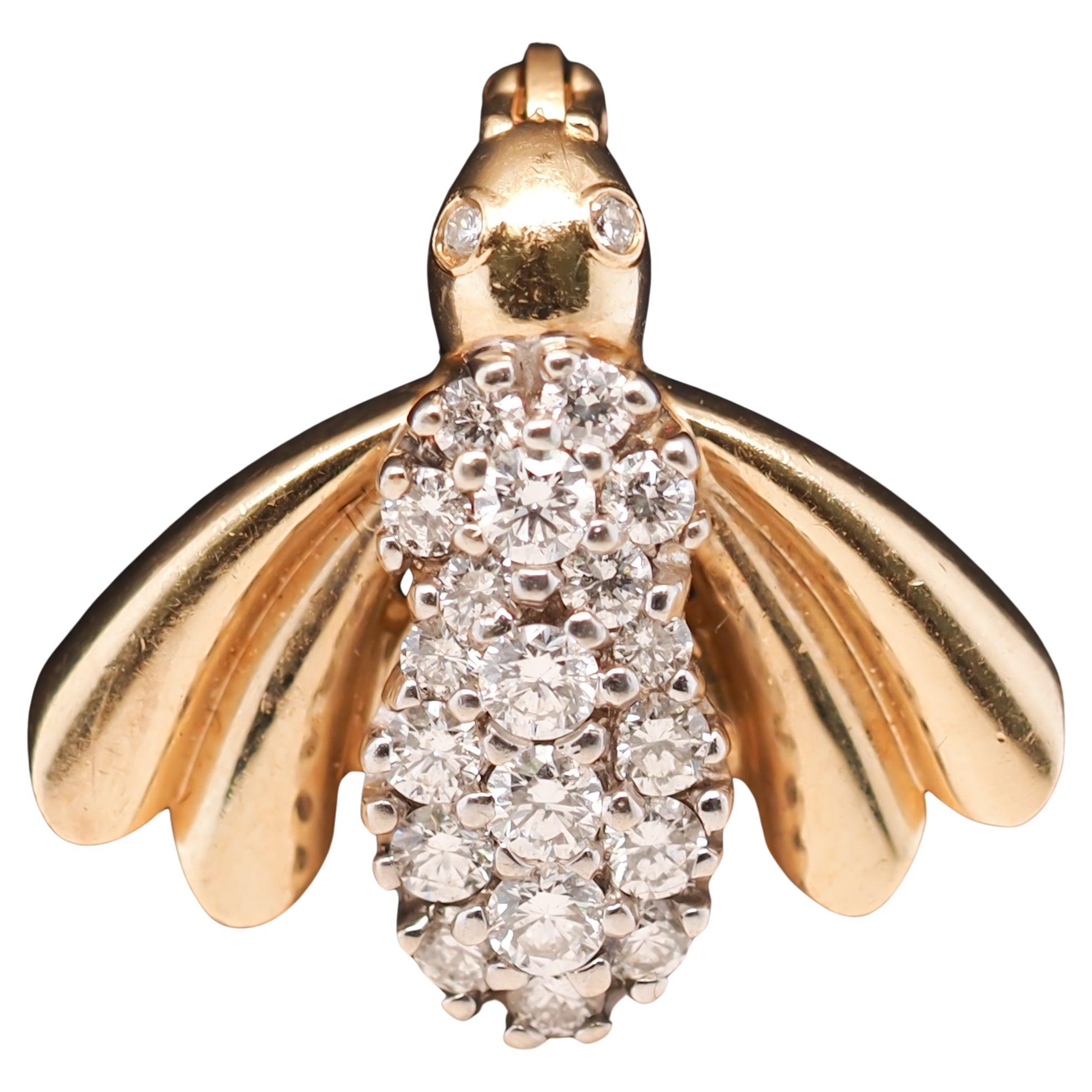 14 Karat Yellow Gold and Diamond Fly Brooch Pin For Sale