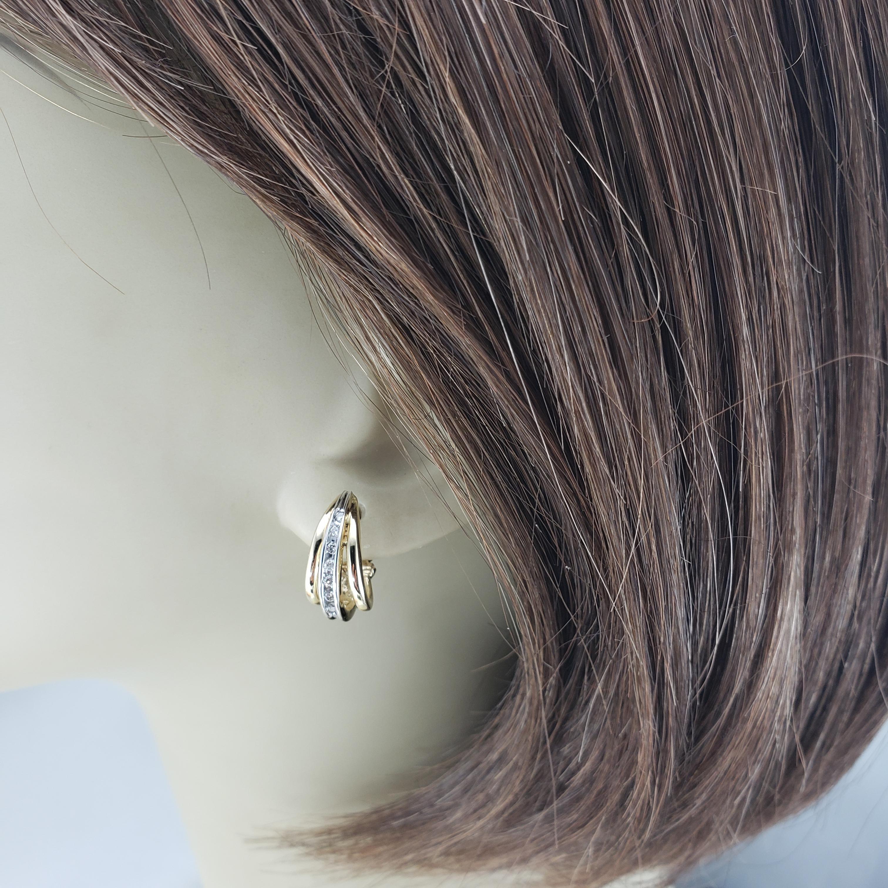 Boucles d'oreilles demi-cercle en or jaune 14 carats et diamants n° 18061 en vente 2