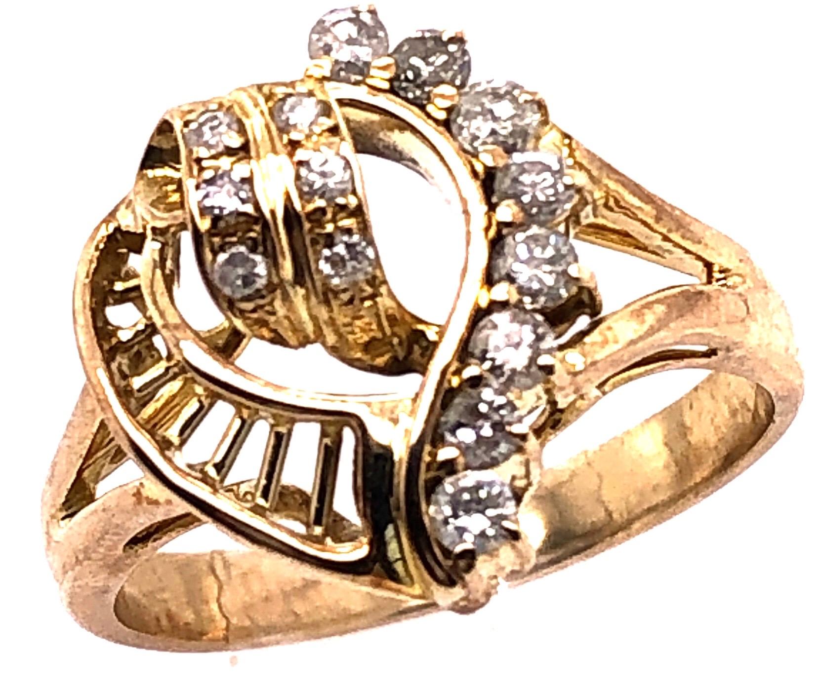 14 Karat Yellow Gold and Diamond Heart Ring In Good Condition For Sale In Stamford, CT