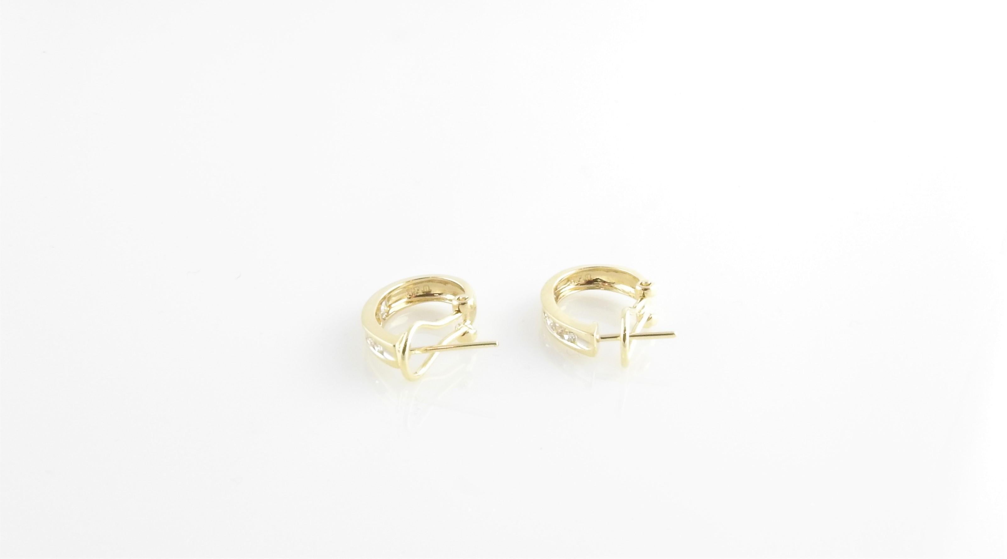 Créoles en or jaune 14 carats et diamants Pour femmes en vente