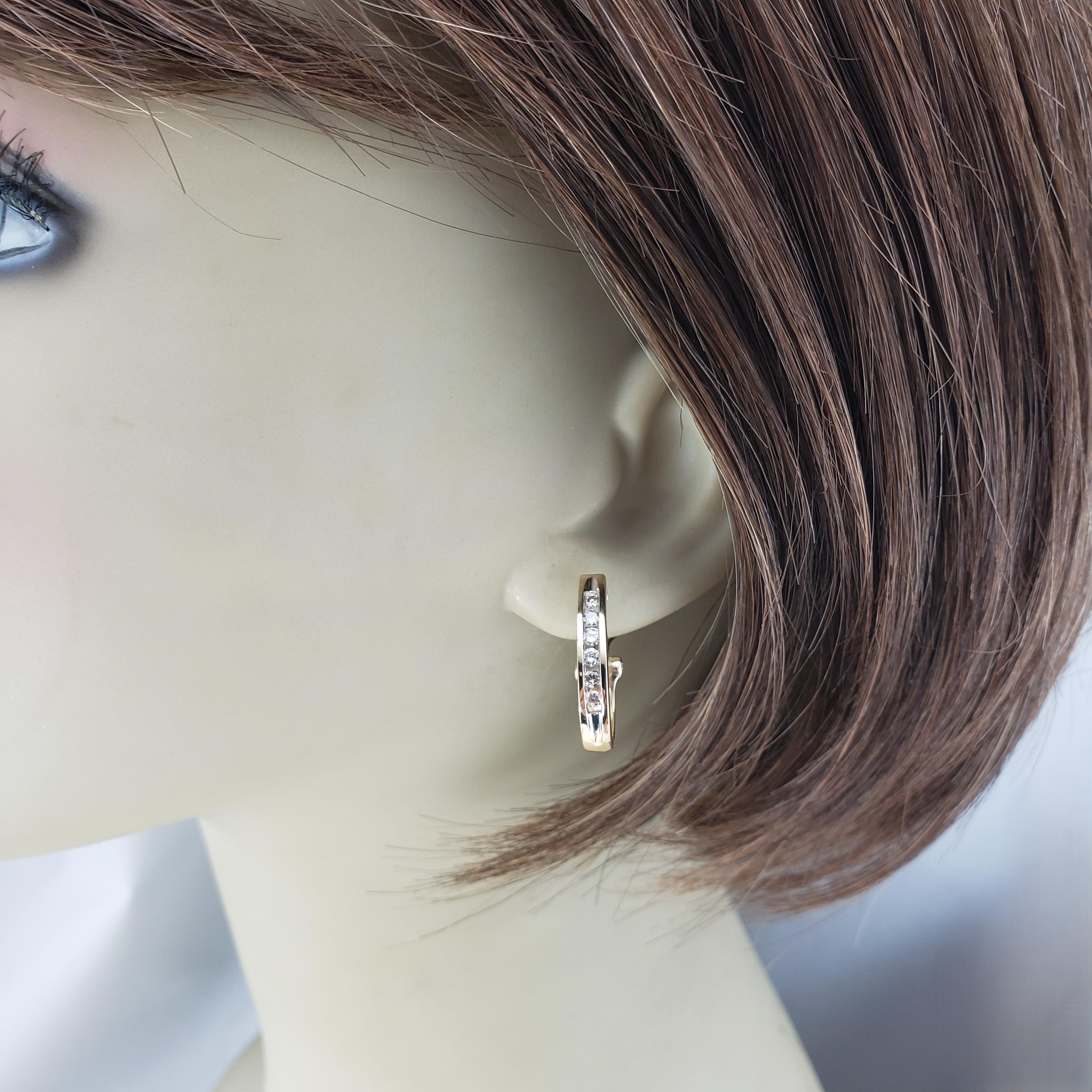 Créoles ovales en or jaune 14 carats et diamants n°20404 en vente 3