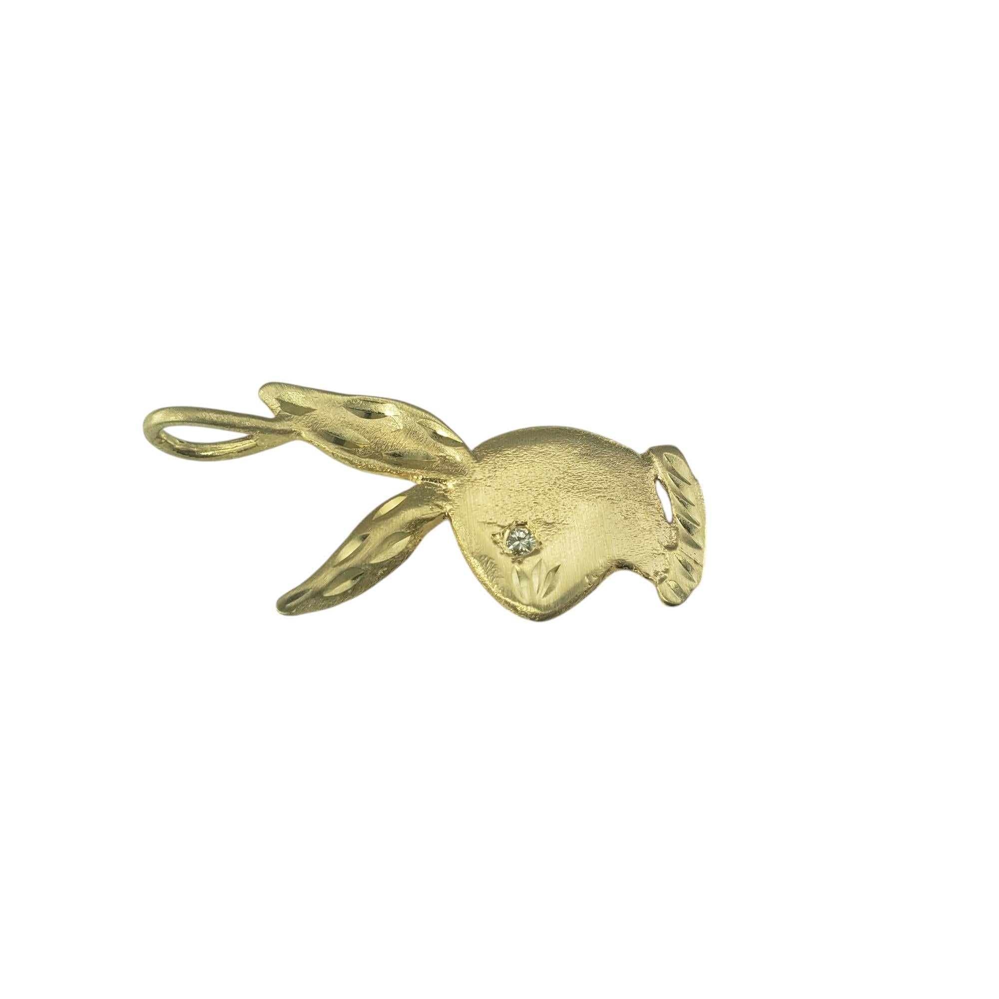 14 Karat Yellow Gold and Diamond Playboy Bunny Pendant-

This lovely Playboy Bunny pendant is crafted in satin finished 14K yellow gold and accented with one round brilliant cut diamond.

Approximate total diamond weight: .03 ct.

Diamond color: