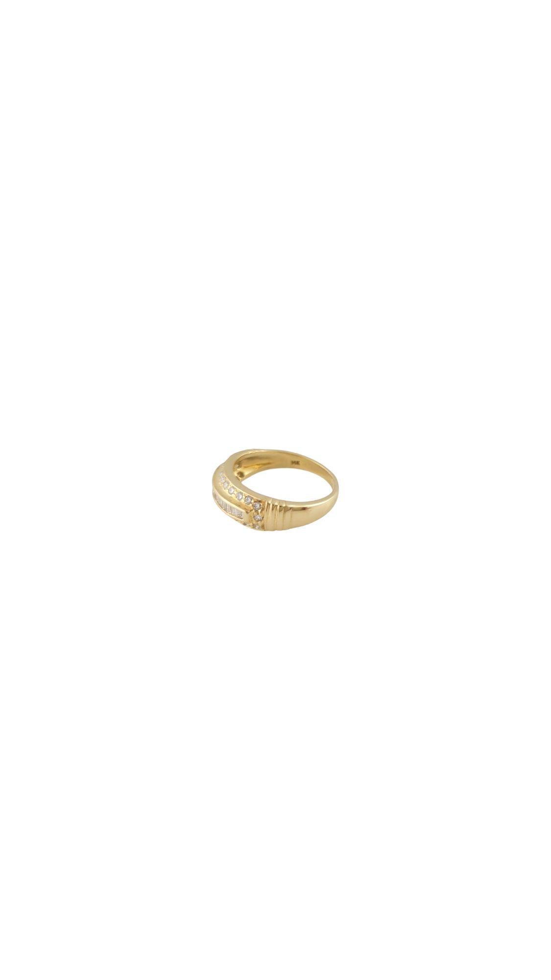 Taille baguette Bague en or jaune 14 carats et diamants taille 7 n° 14650 en vente