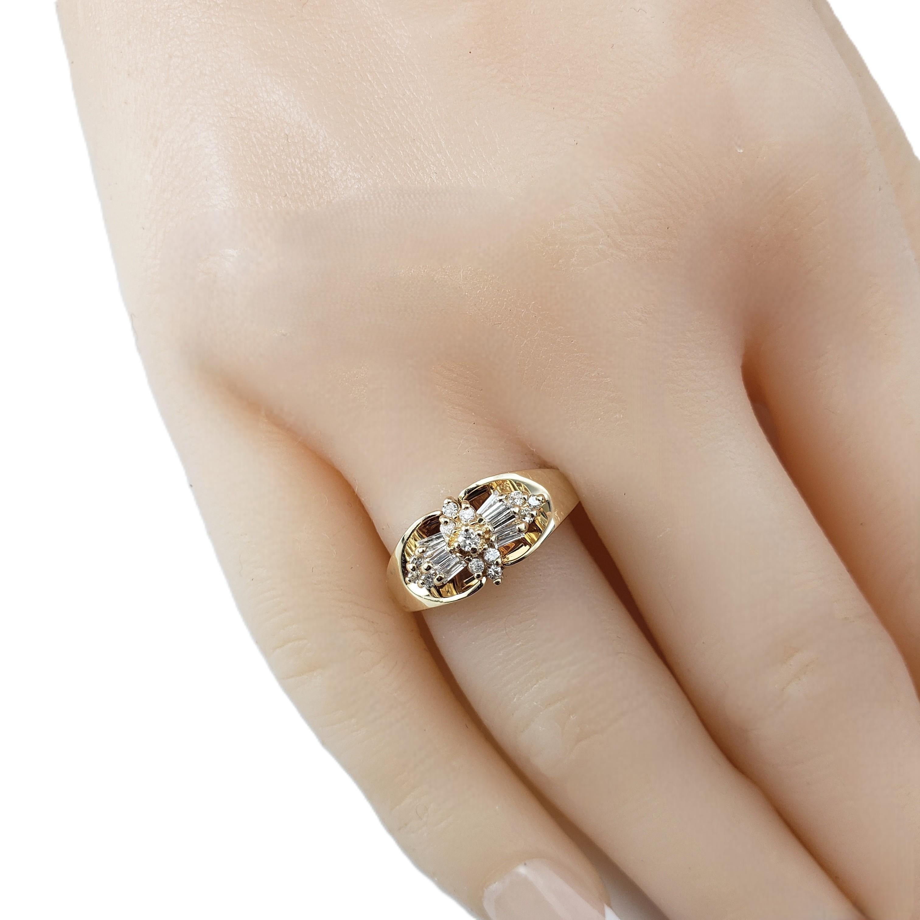 Bague en or jaune 14 carats et diamants taille 7 n° 21435 en vente 2