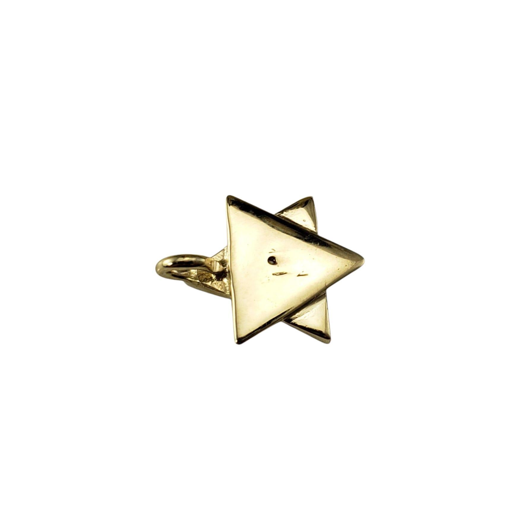 14 Karat Yellow Gold and Diamond Star of David Pendant #21679 In Good Condition In Washington Depot, CT
