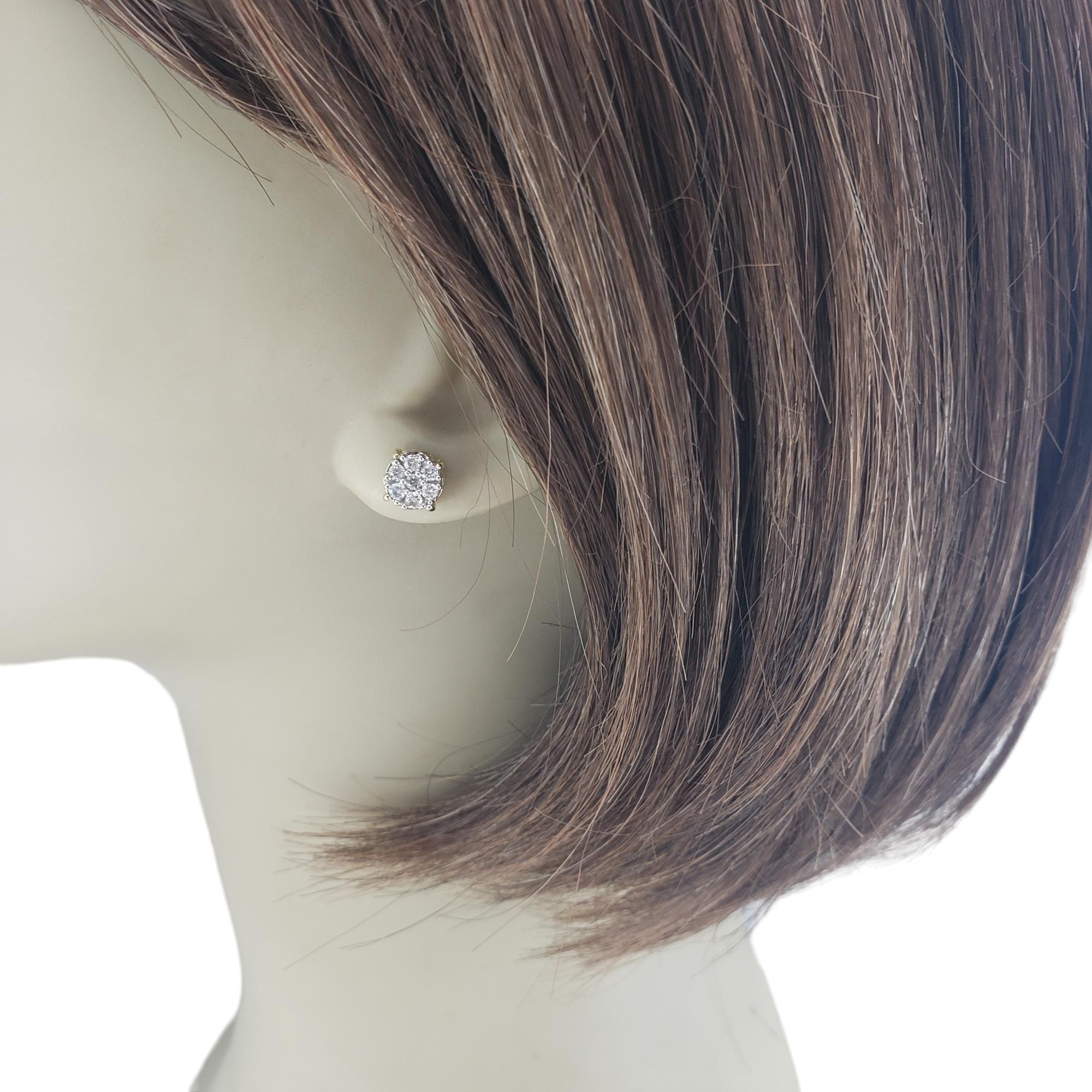 Clous d'oreilles en or jaune 14 carats et diamants #17578 en vente 2