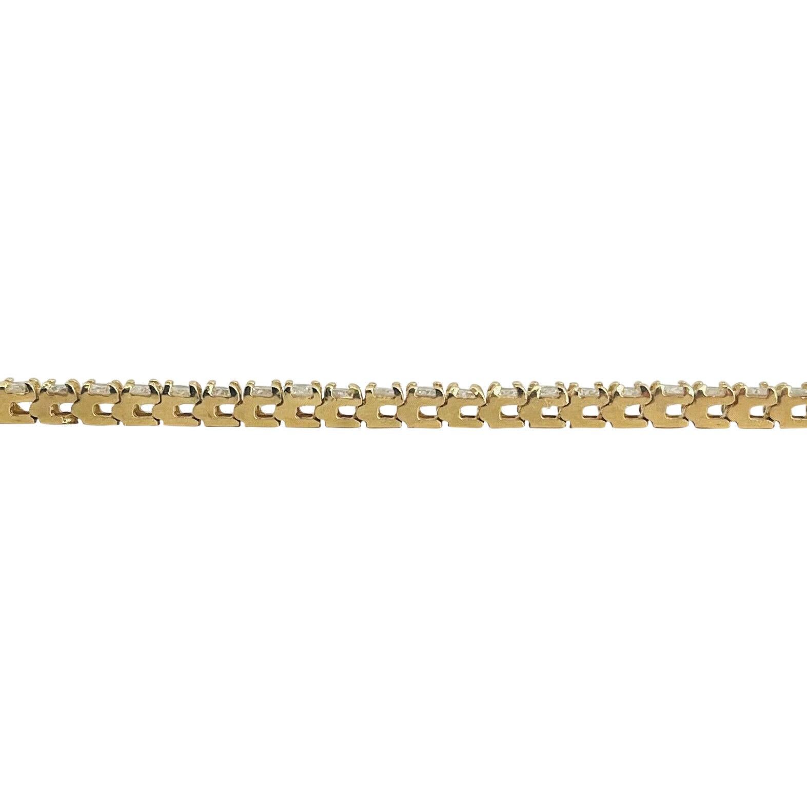 14 Karat Yellow Gold and Diamond Tennis Bracelet In Good Condition For Sale In Guilford, CT