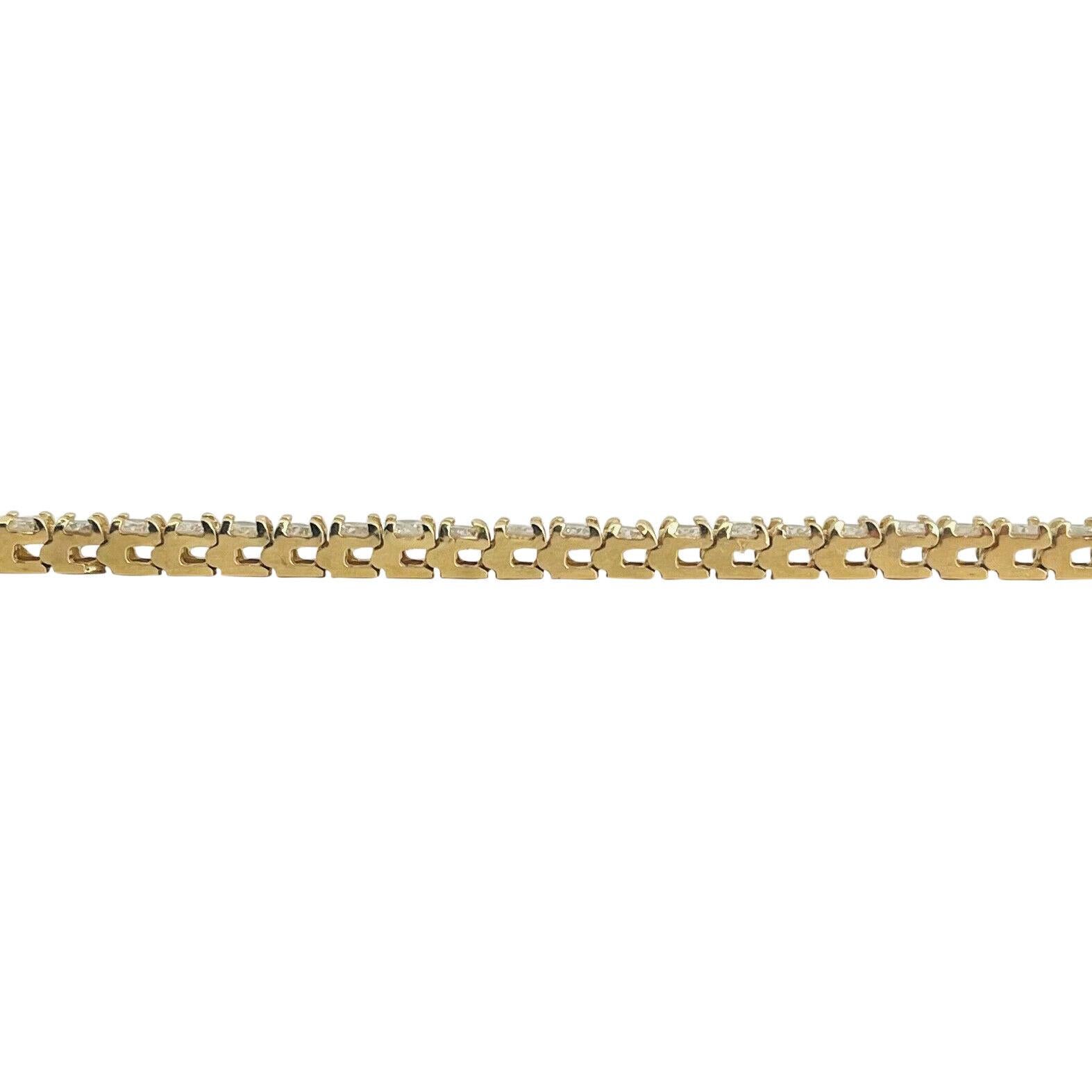 14 Karat Yellow Gold and Diamond Tennis Bracelet In Good Condition In Guilford, CT